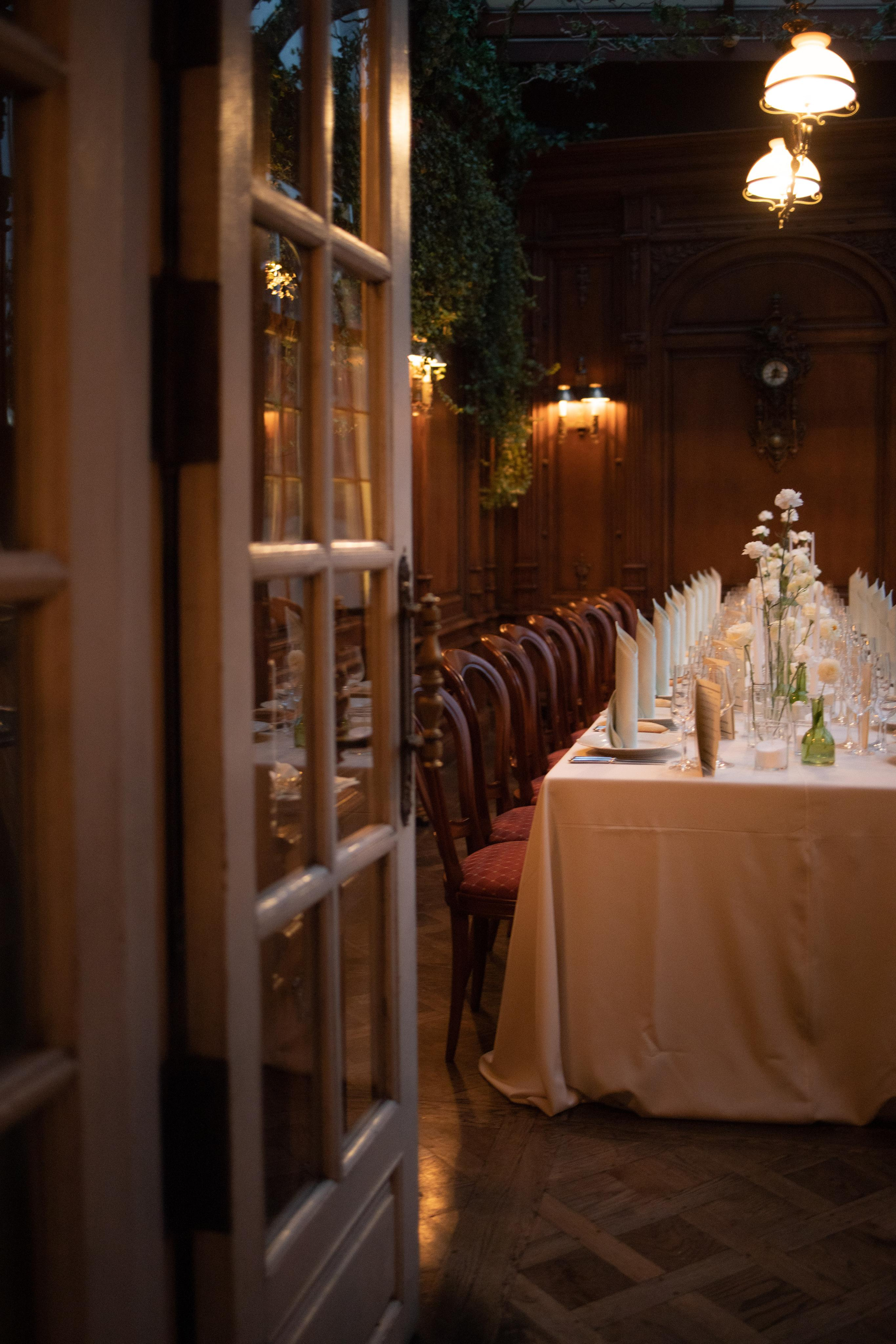 Лола & Иван. Ресторан «Пушкинъ». Оформление свадеб, декор свадеб Вера Маркова, Москва