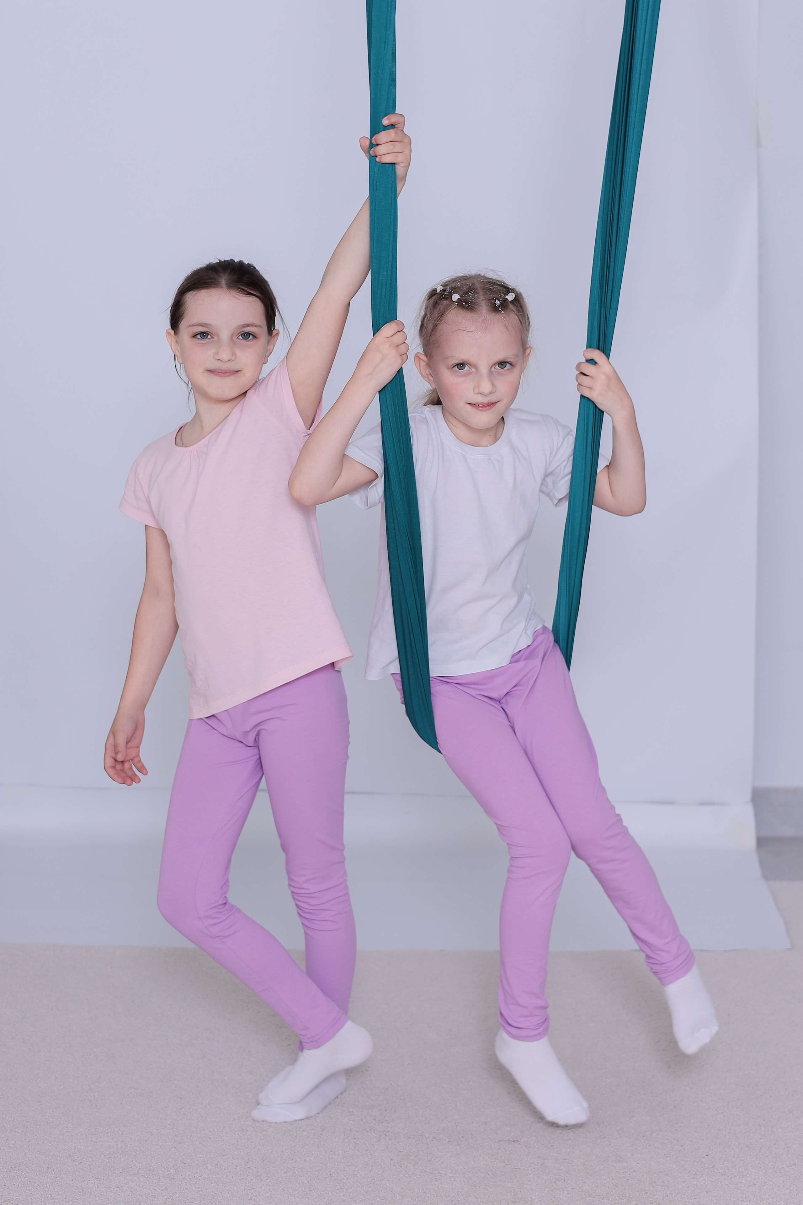 Детская аэройога. Фотограф Надршина Лилия