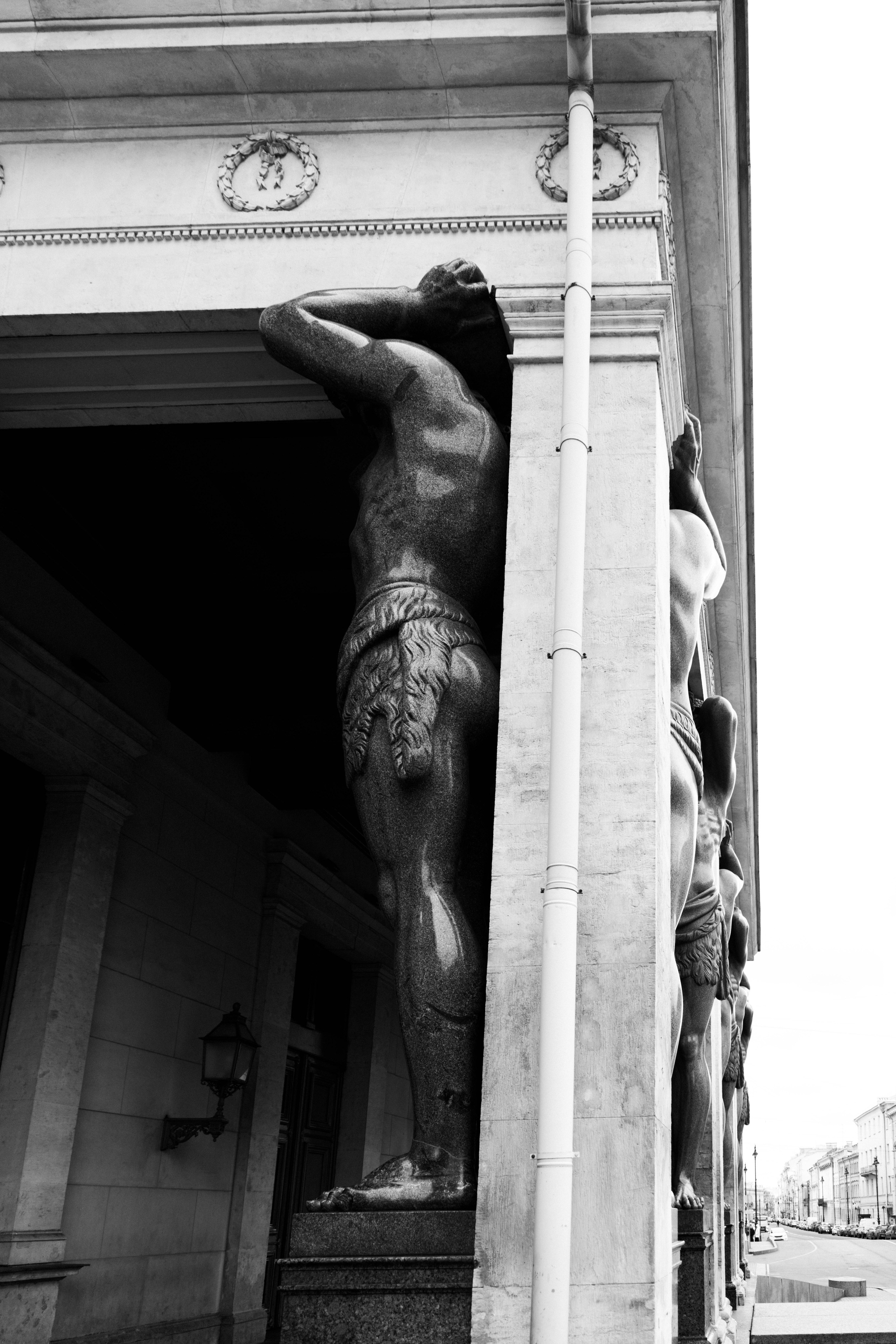 Атланты. Фотограф Балаев Михаил