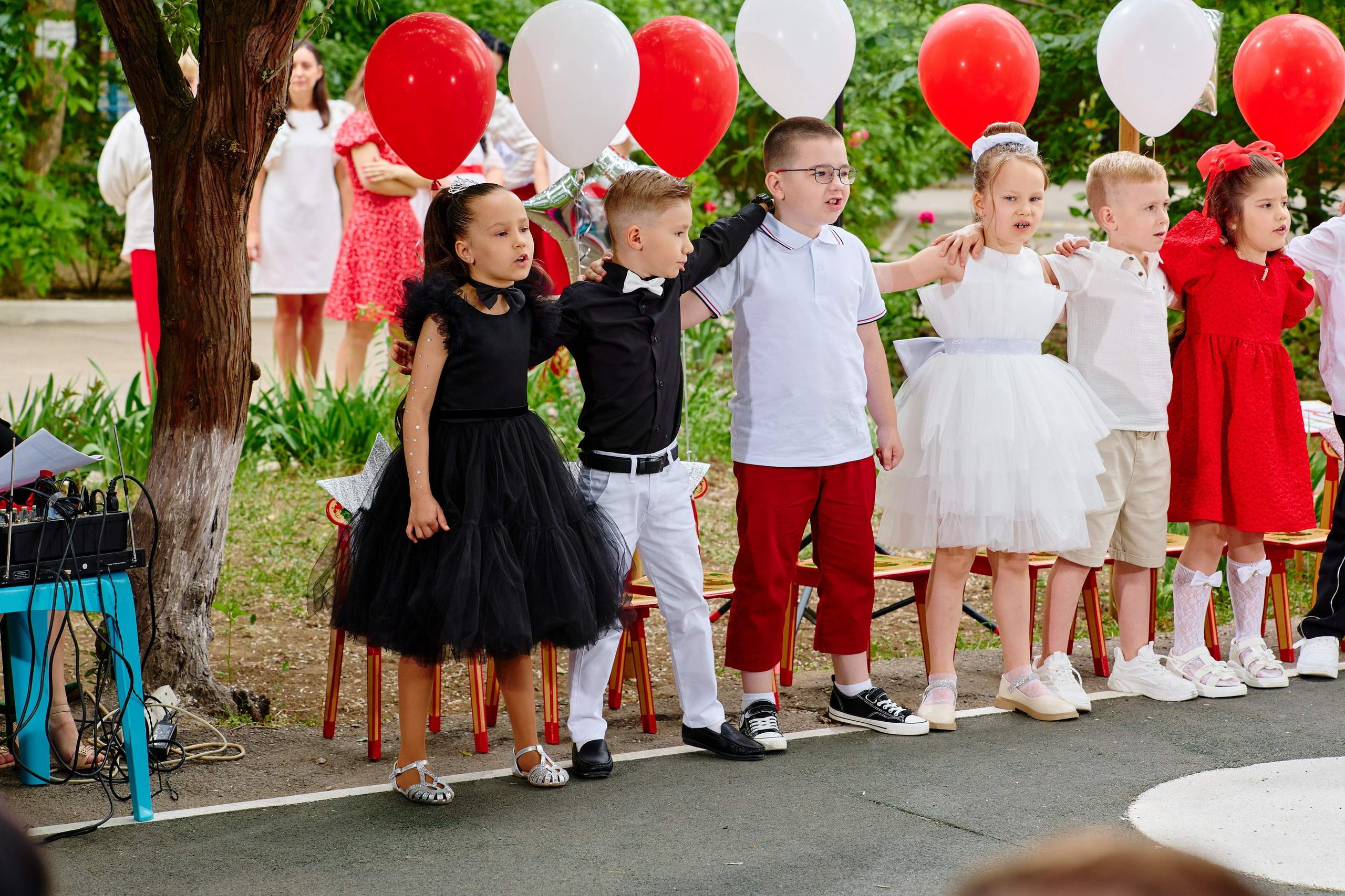 Выпускной 45 сад. Фотограф Выпускные альбомы Таганрог Сергей Коробченко
