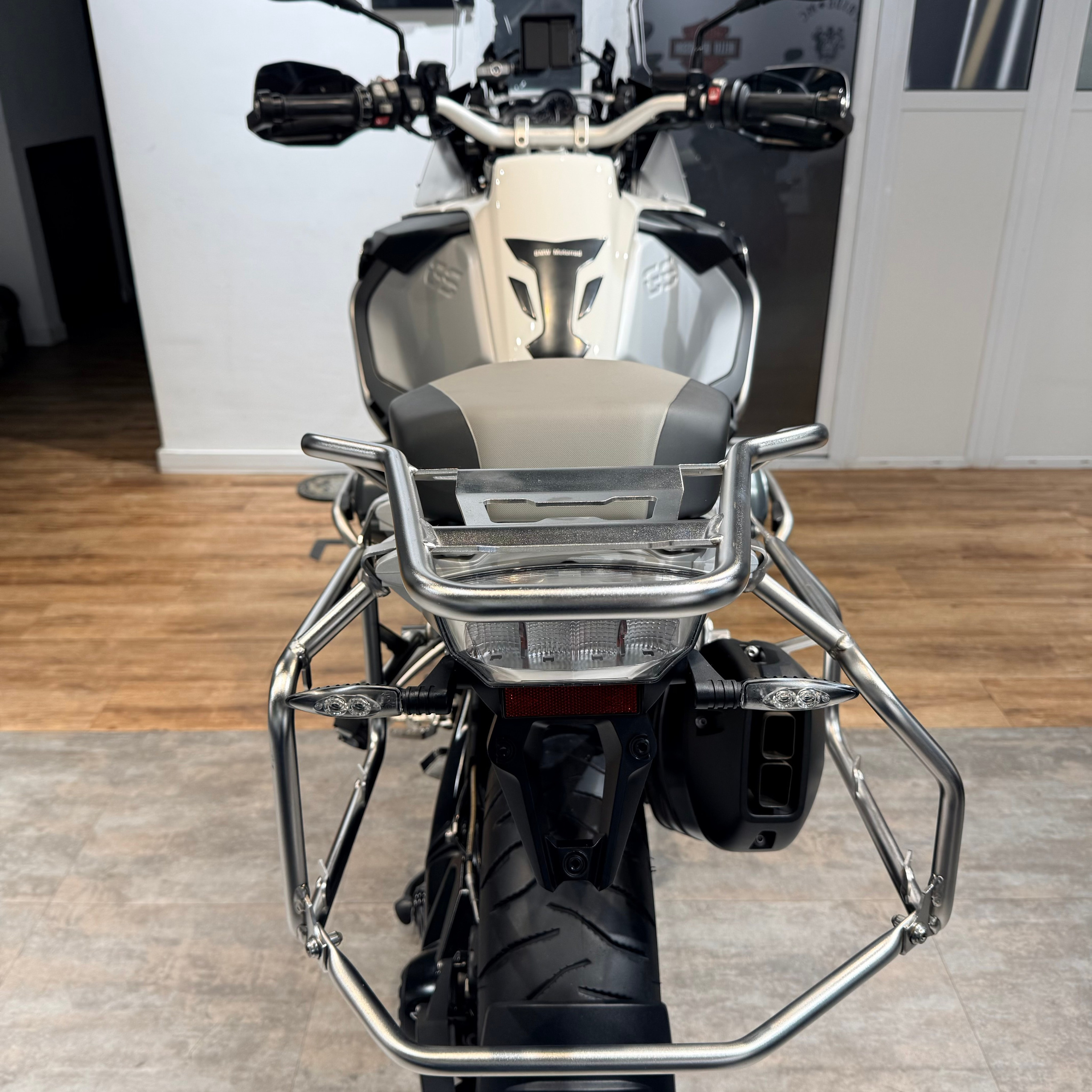 2015 BMW R1200GS Adventure Alpine White. Hello Davidson, Москва. Только хорошие мотоциклы…