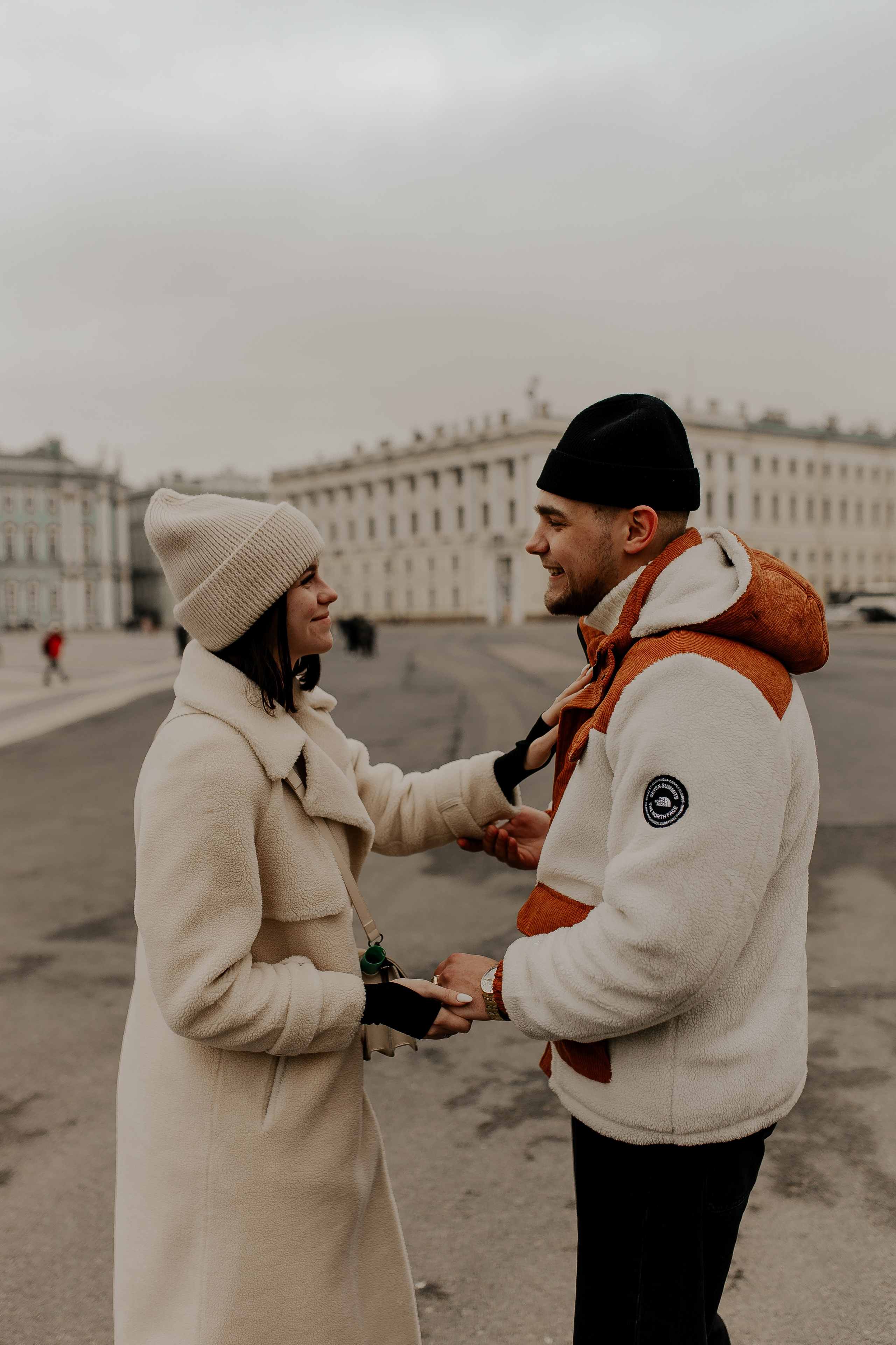 Lovestory на дворцовой площади. Фотограф в Санкт-Петербурге Лиза Семченкова