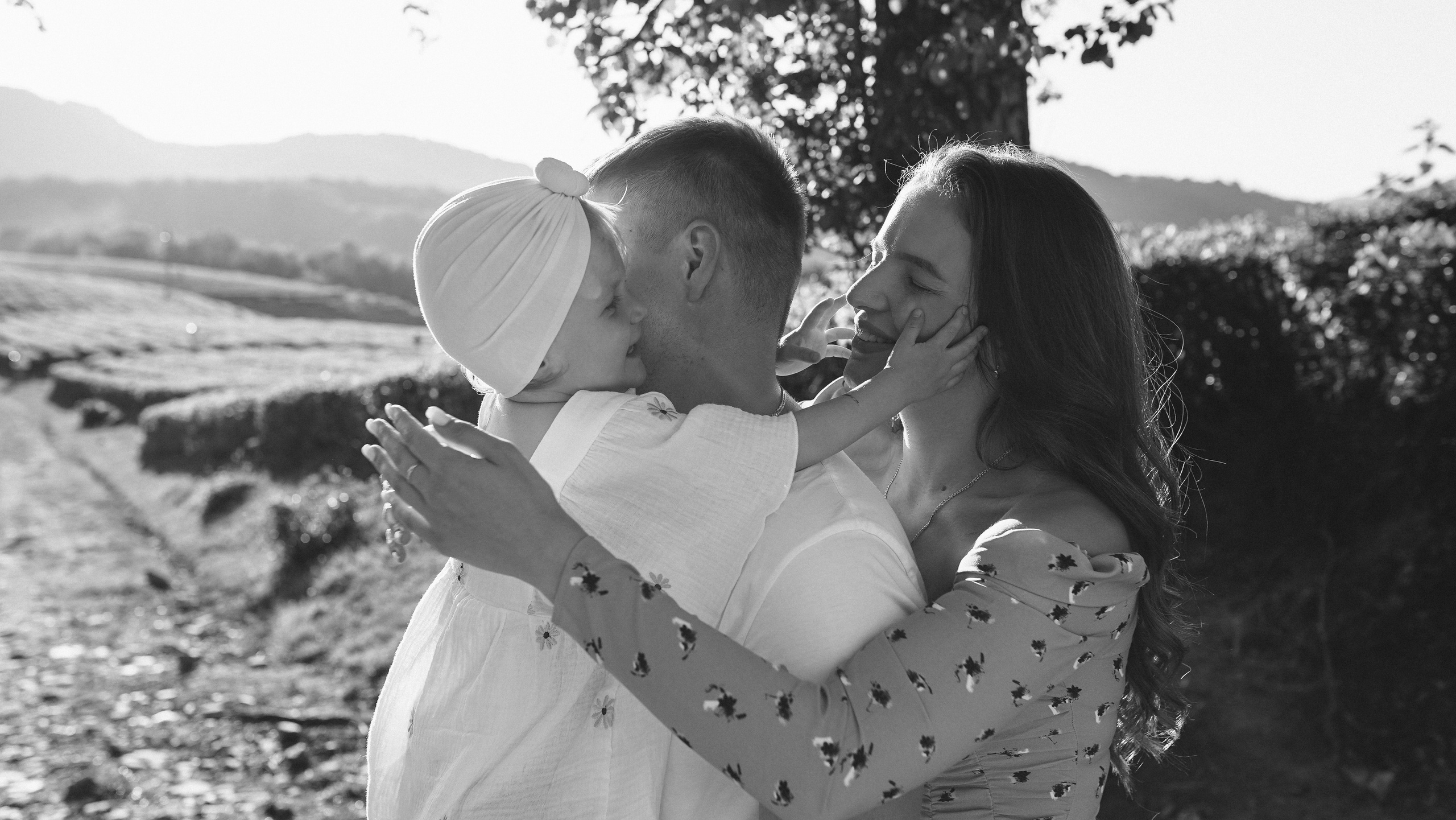 Карина, Артём и Катя. Милана Довгаль - семейный фотограф и видеограф  в Адлере и Сочи