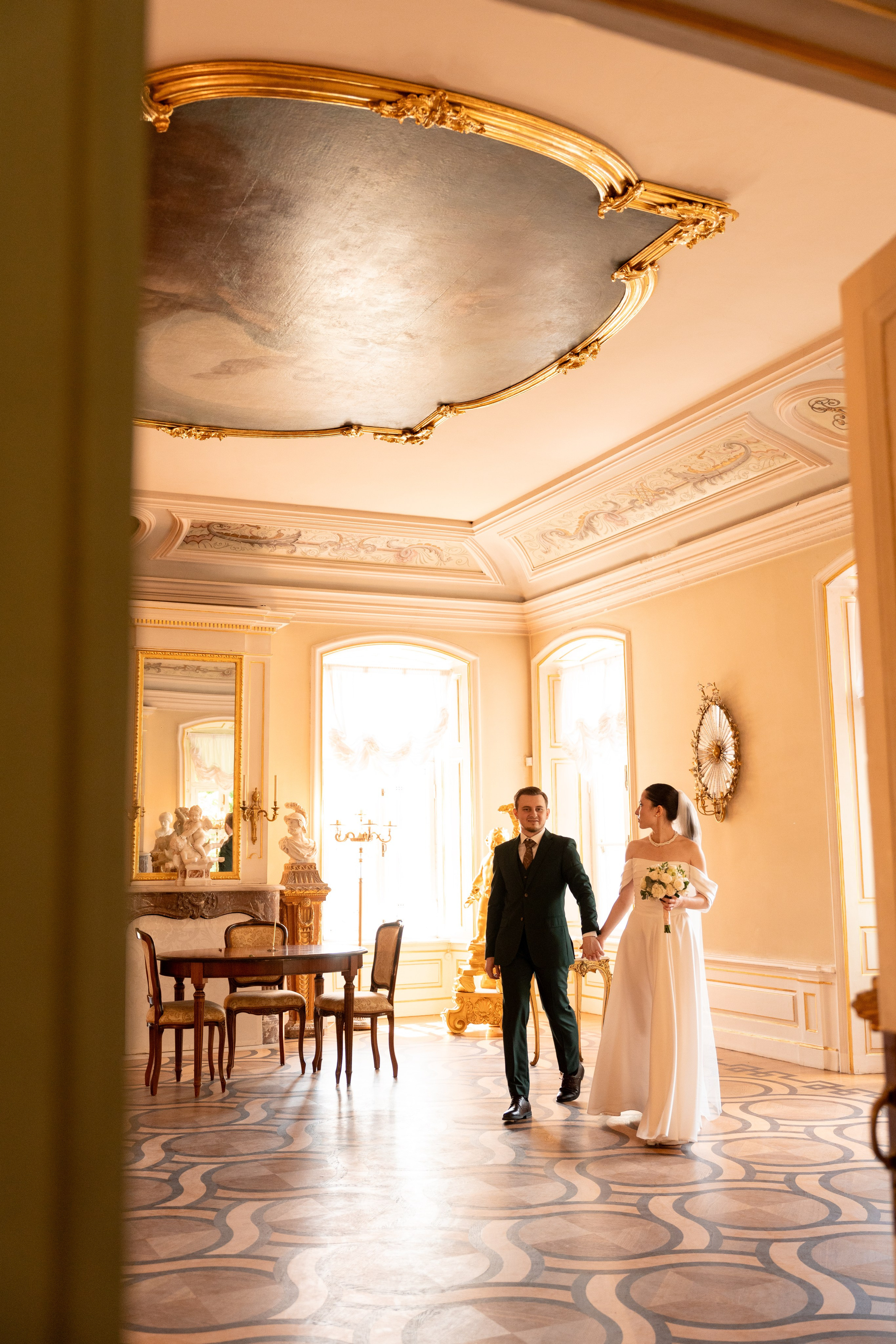 Влад и Илина в Кусково. Свадебный фотограф в Москве Анна Полушина