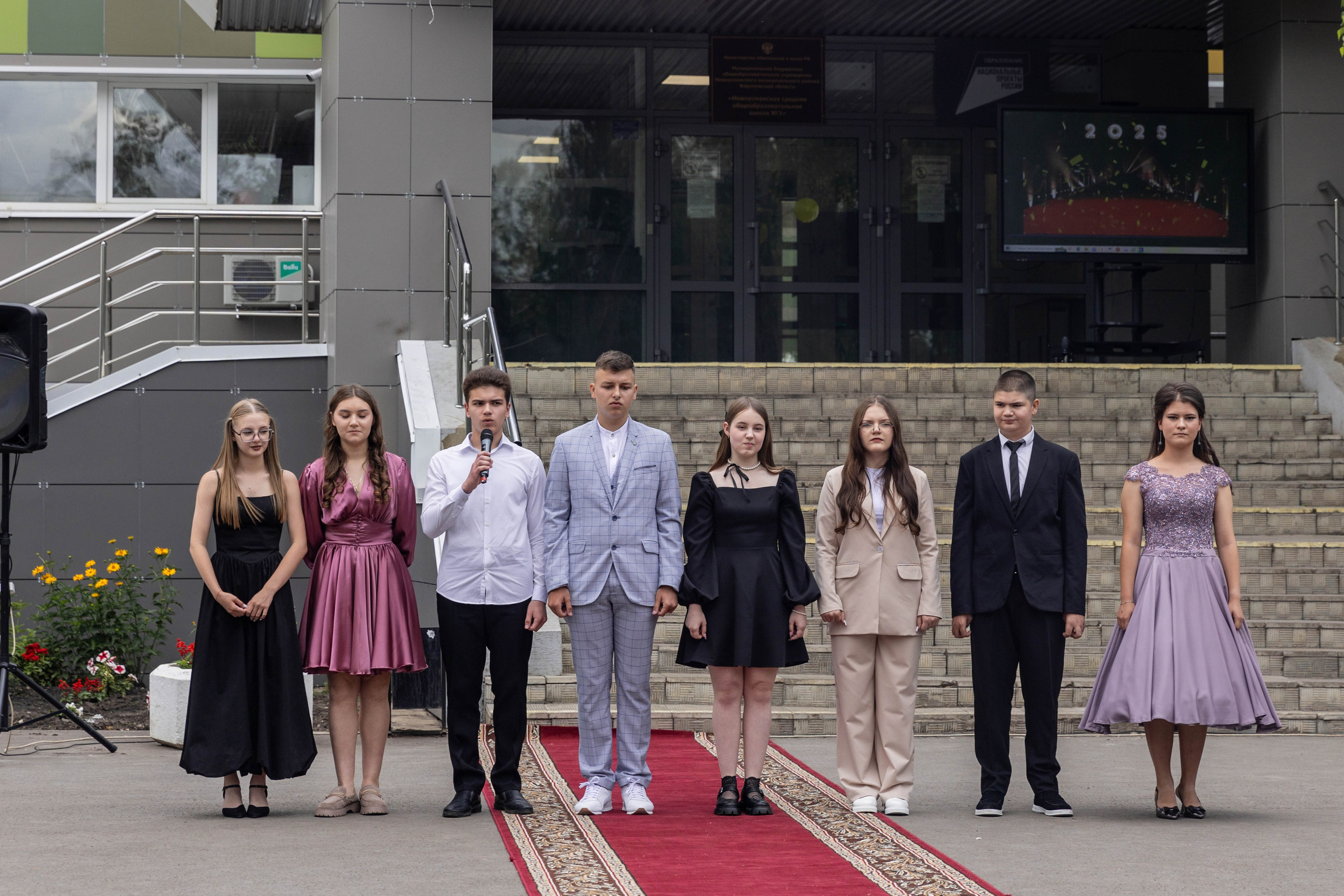 Выпускной 9 класс СОШ 3 2025. Свадебный семейный фотограф Костырина Светлана