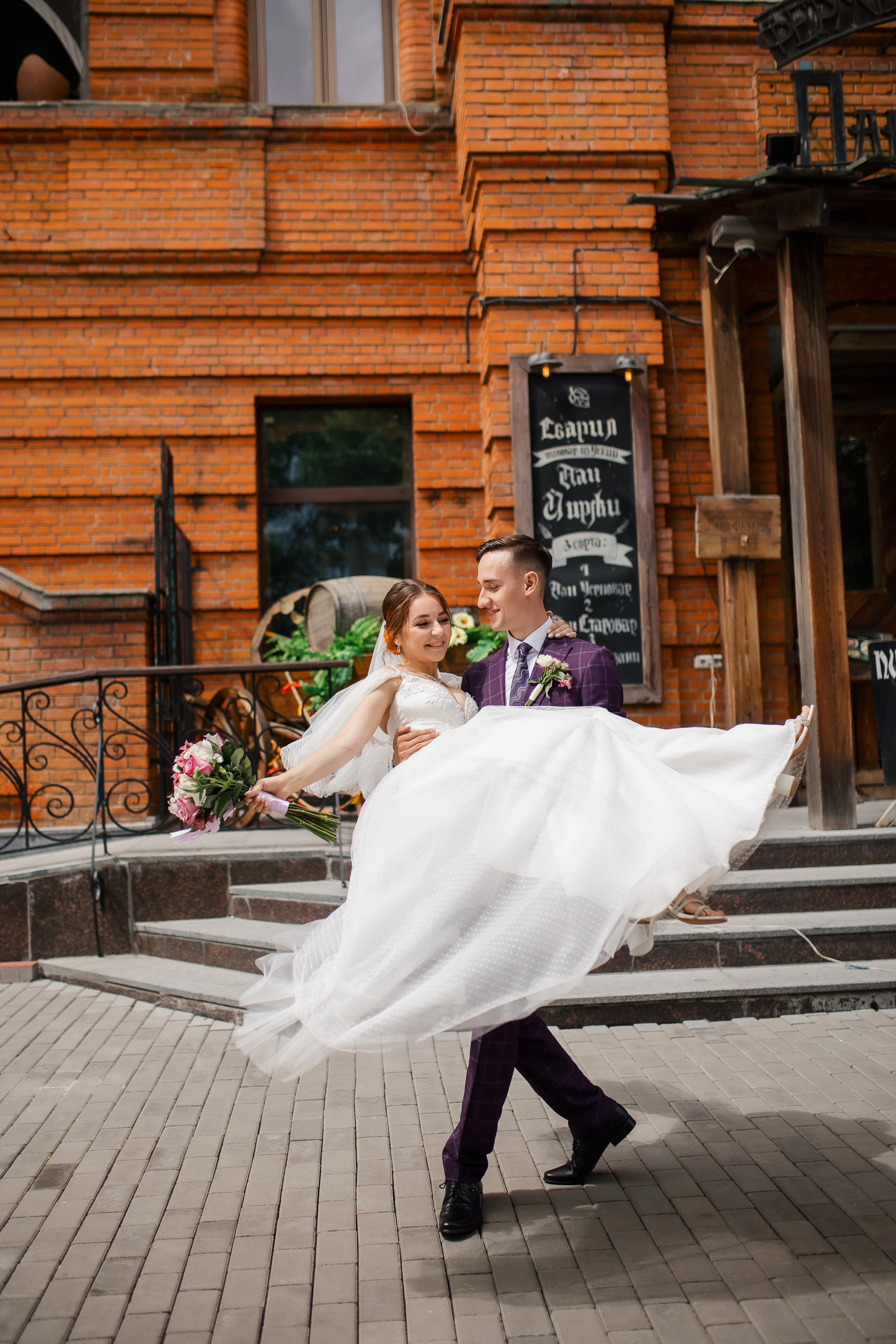 Ксения и Максим. Сборы Sopka. Прогулка по городу. Свадебный фотограф в Хабаровске