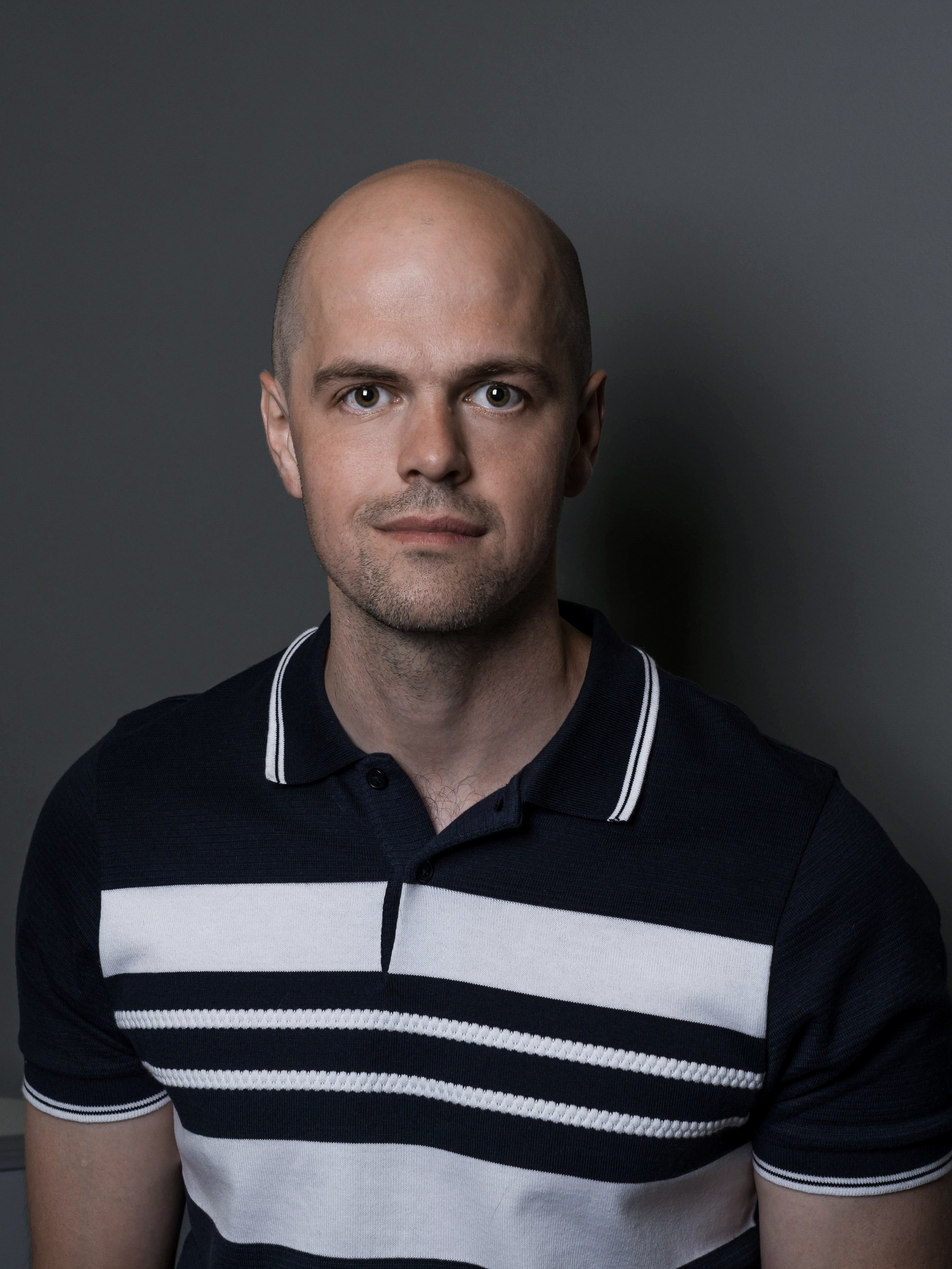 Корпоративный портрет сотрудников. Фотограф в Санкт-Петербурге. Репортажная и все съёмки для бизнеса