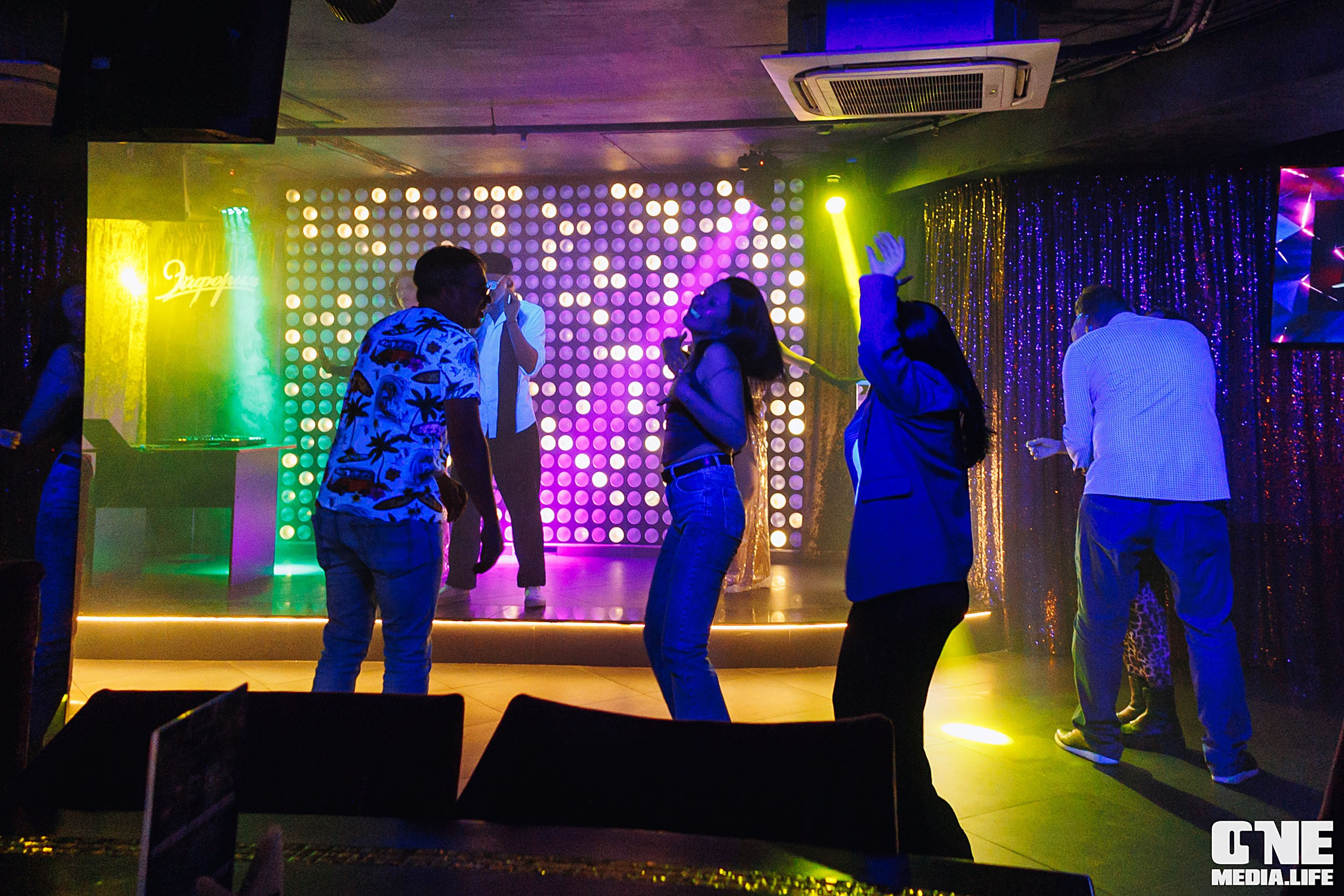 Фоторепортаж в караоке-клубе Эйфория. One Media Life: фоторепортажи, фотоотчеты с мероприятий и заведений