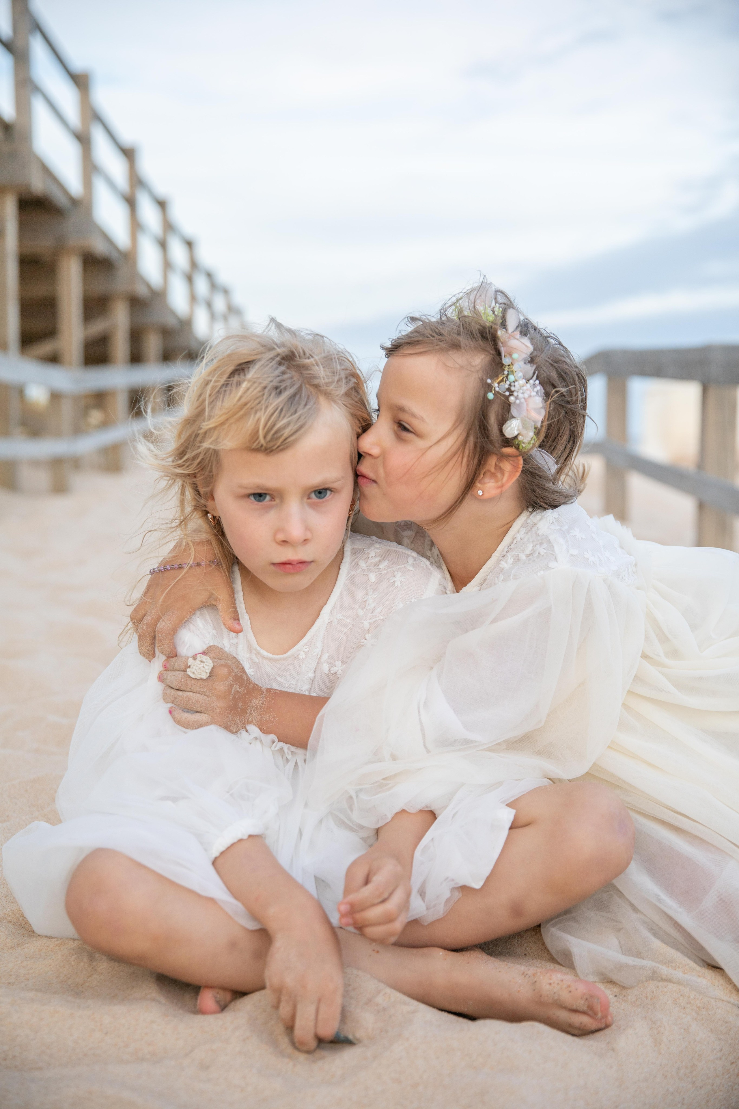 Family on the ocean. Professional Photographer in Portugal. Oksana Lomnova