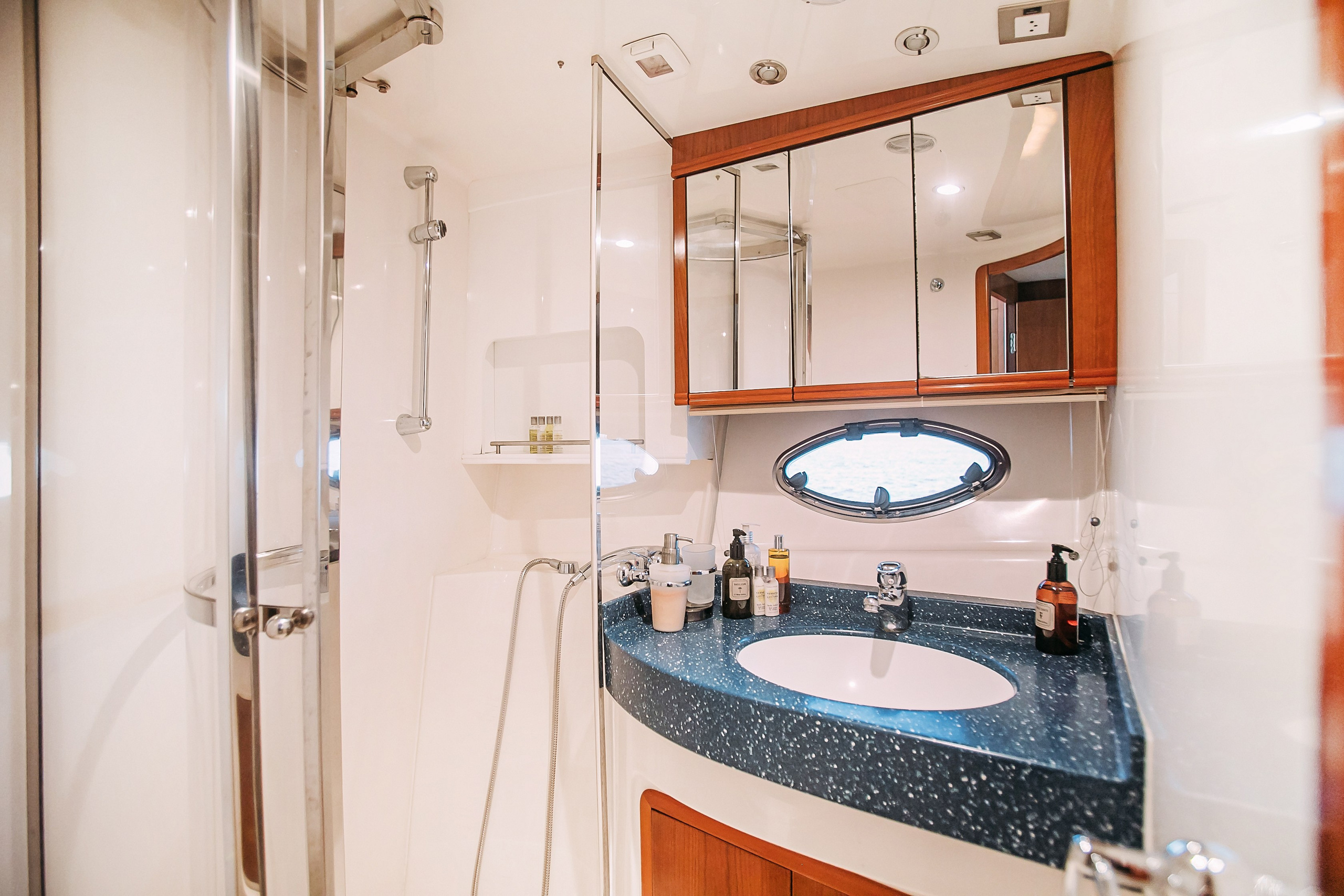 Яхта Rodman 44 Holiday. SPB Rent Boats|аренда катеров и теплоходов