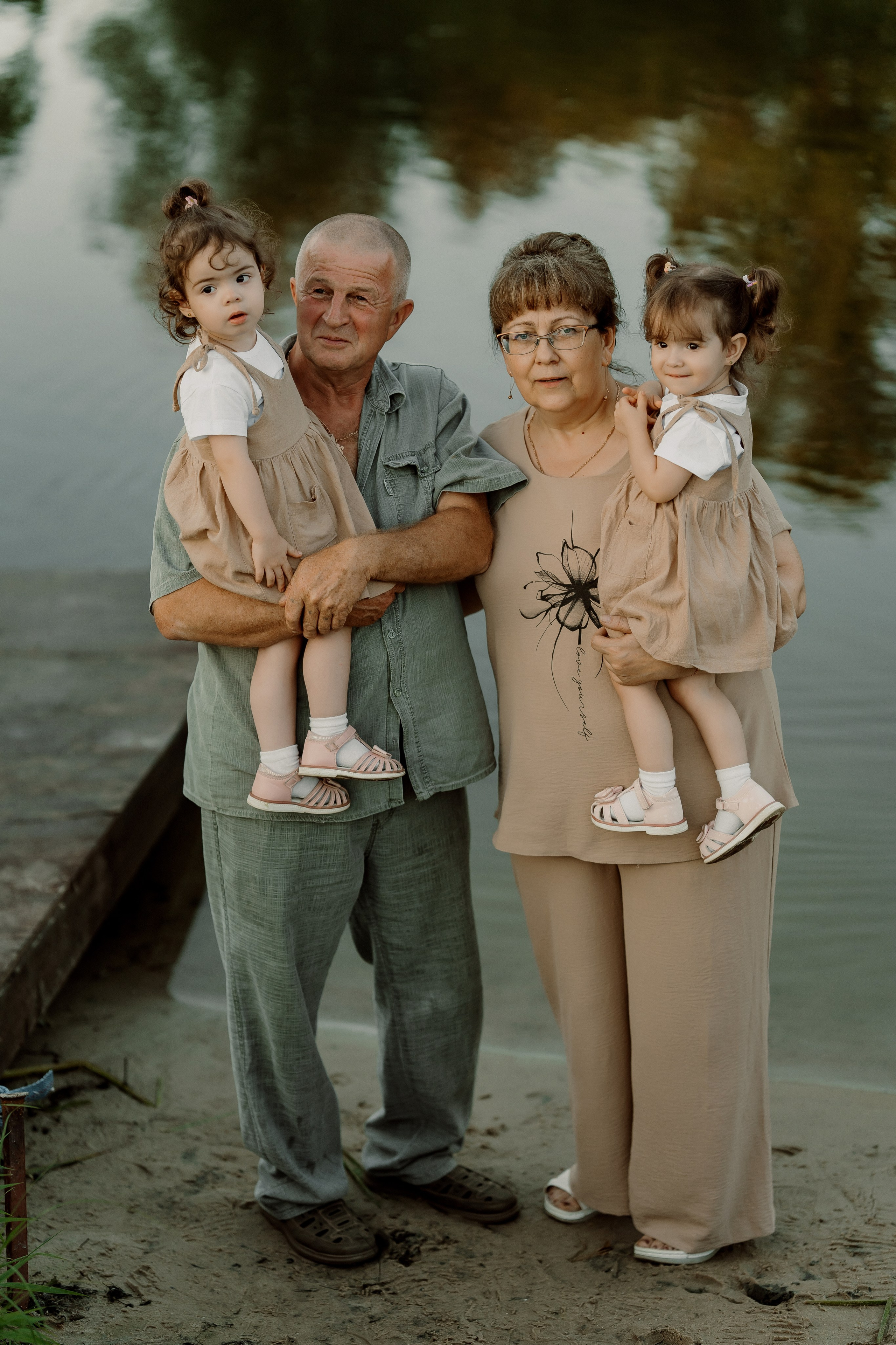 Съемка с внуками. Свадебный и индивидуальный фотограф в Суворове Клюева Мария