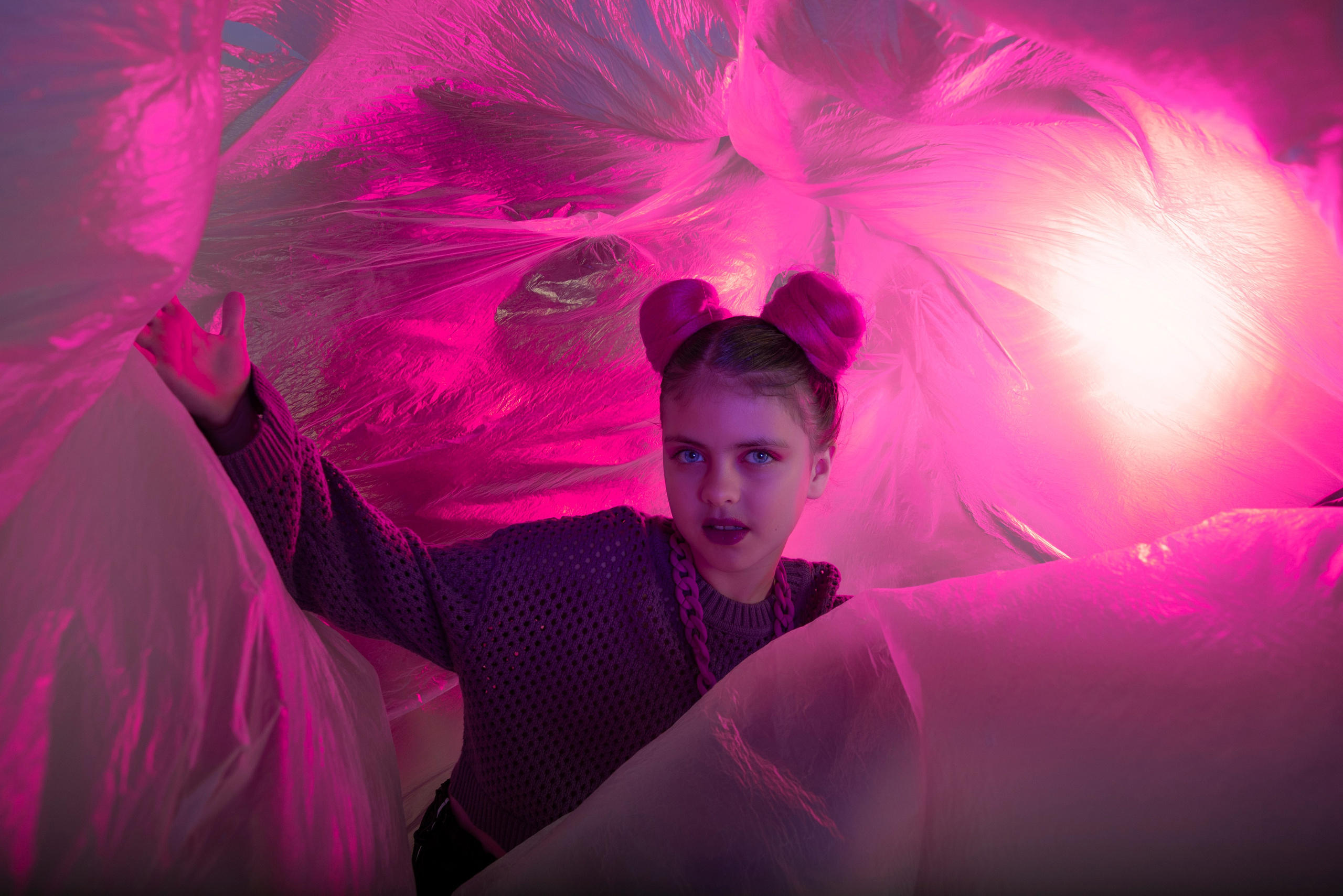 неоновая фотосессия в студии в сочи