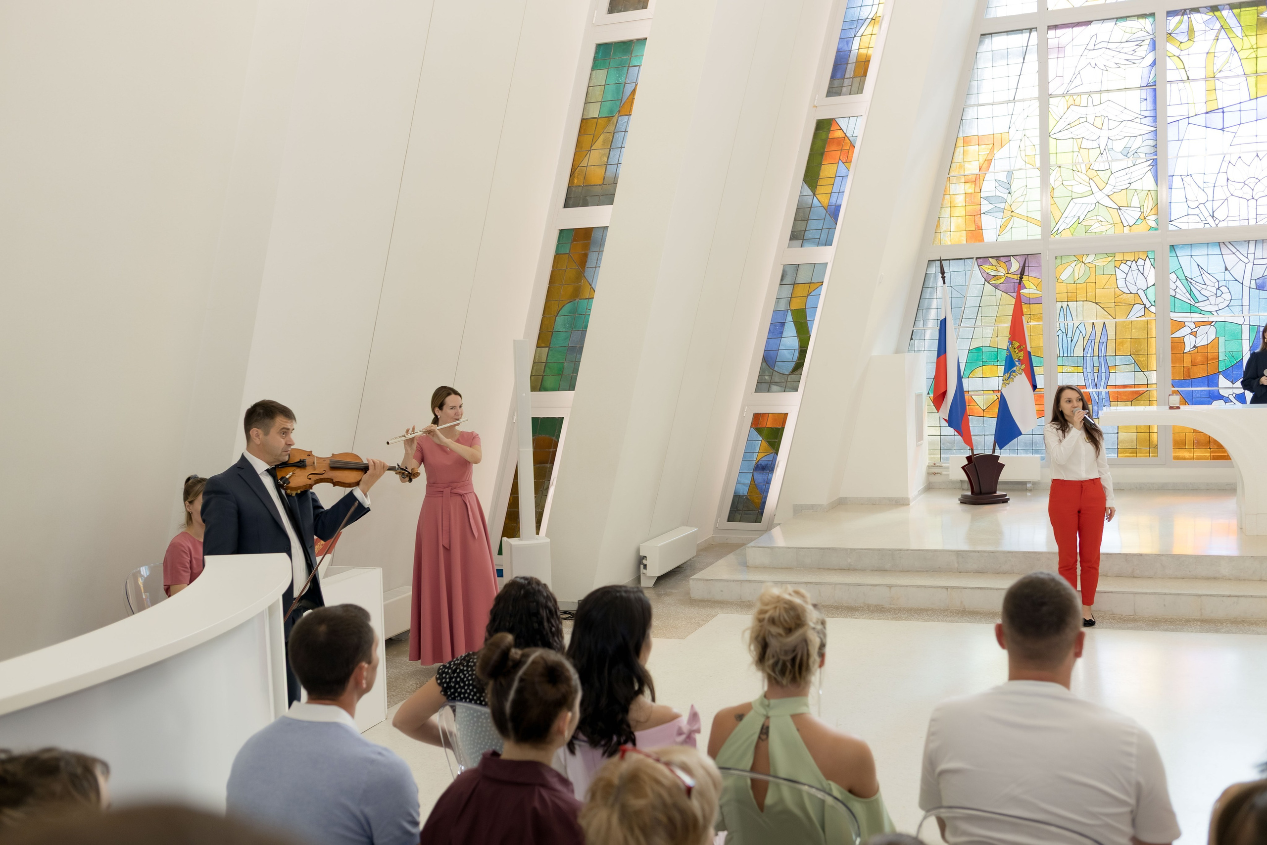 Торжественная регистрация в ЗАГСе. Свадебный фотограф Александра Попова