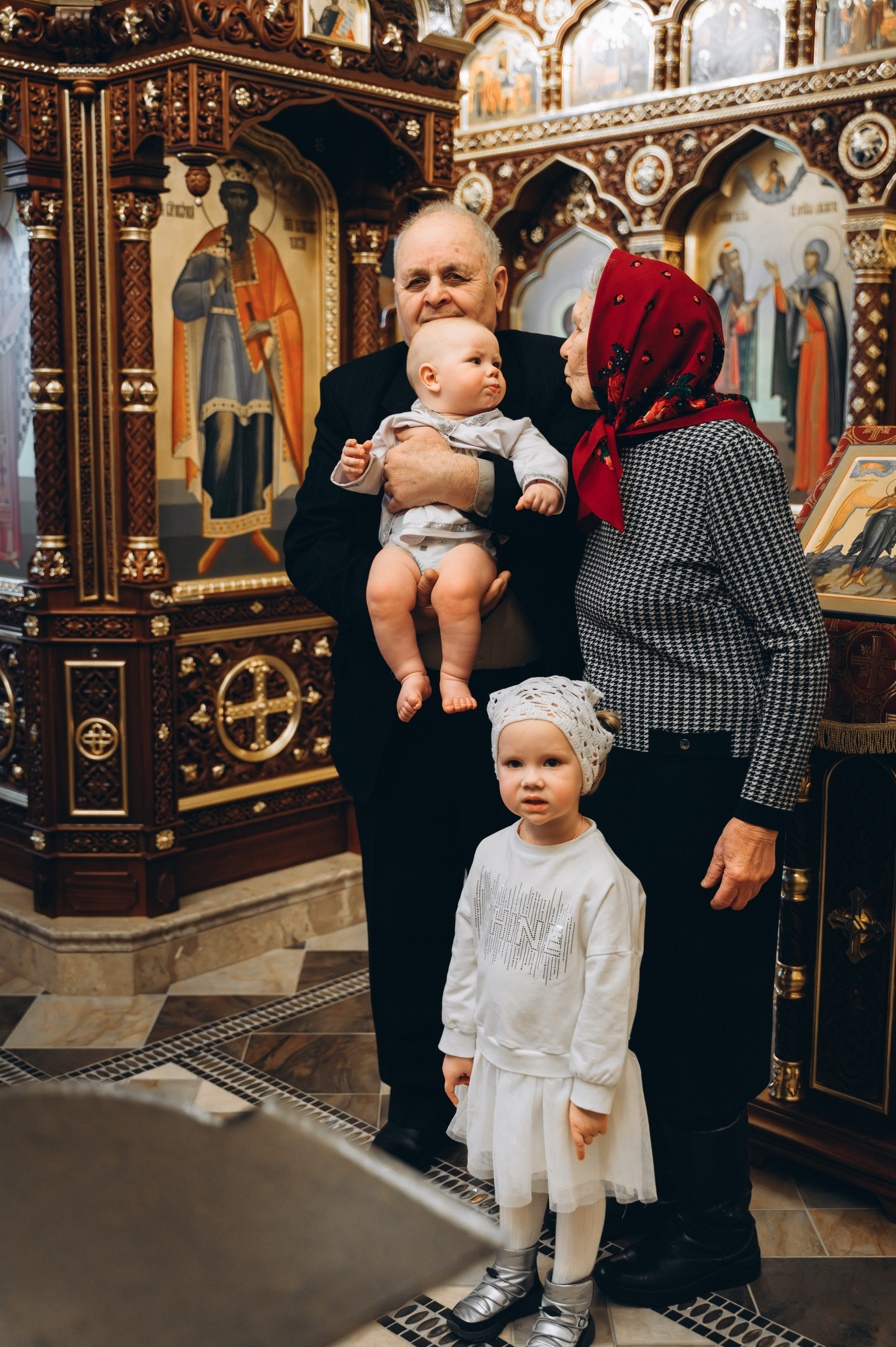 Крещение Фёдора (Храм Всех Святых) криптовый. Семейный фотограф в Минске Дарья Дреко