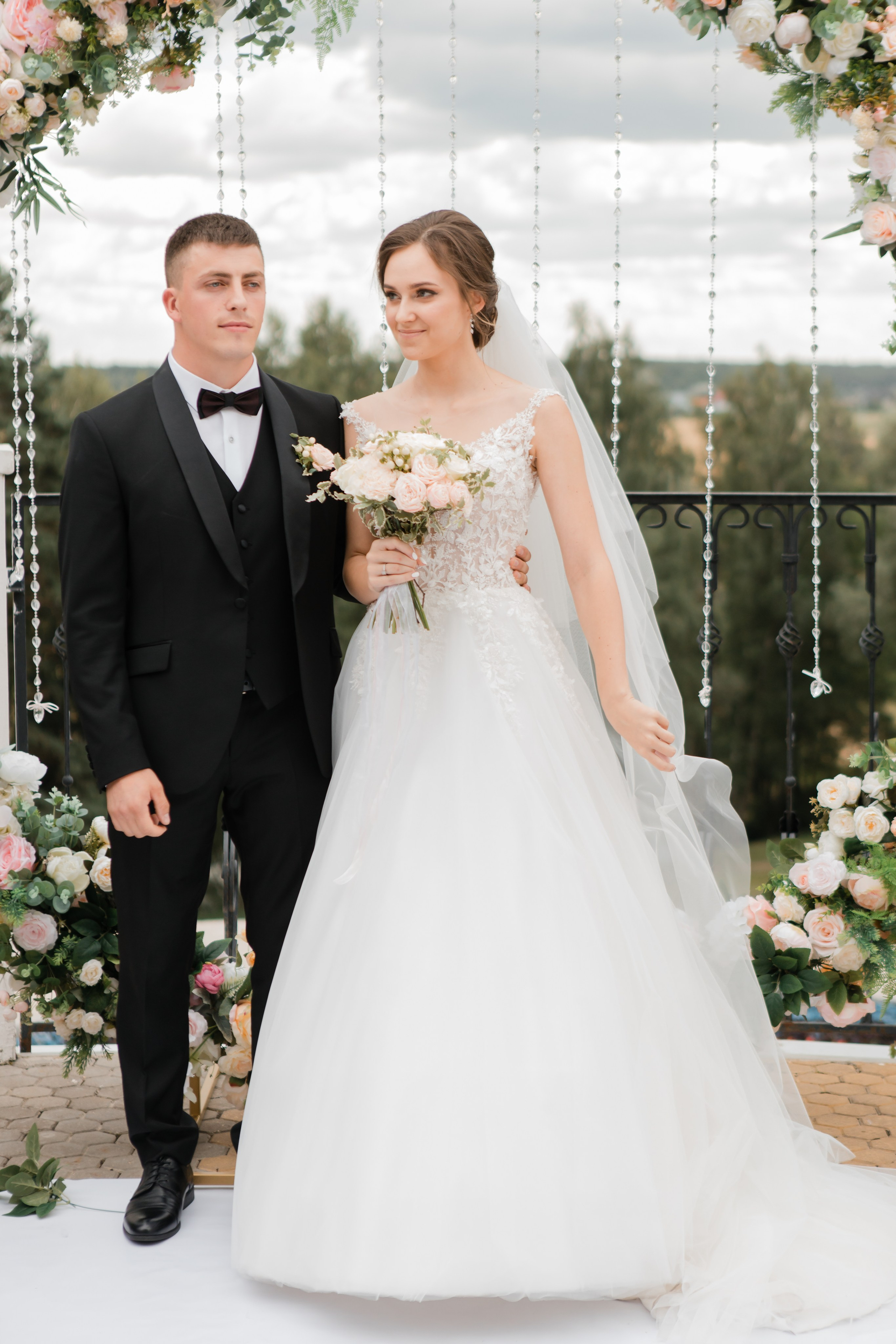 Свадебная фотосъемка Михаила и Ольги. День нашей свадьбы. Видеосъемка и фотосъемка свадеб. Фотограф и оператор на свадьбу. Видеосъемка подкастов, собственная видео-фотостудии. Предметная фотосъемка