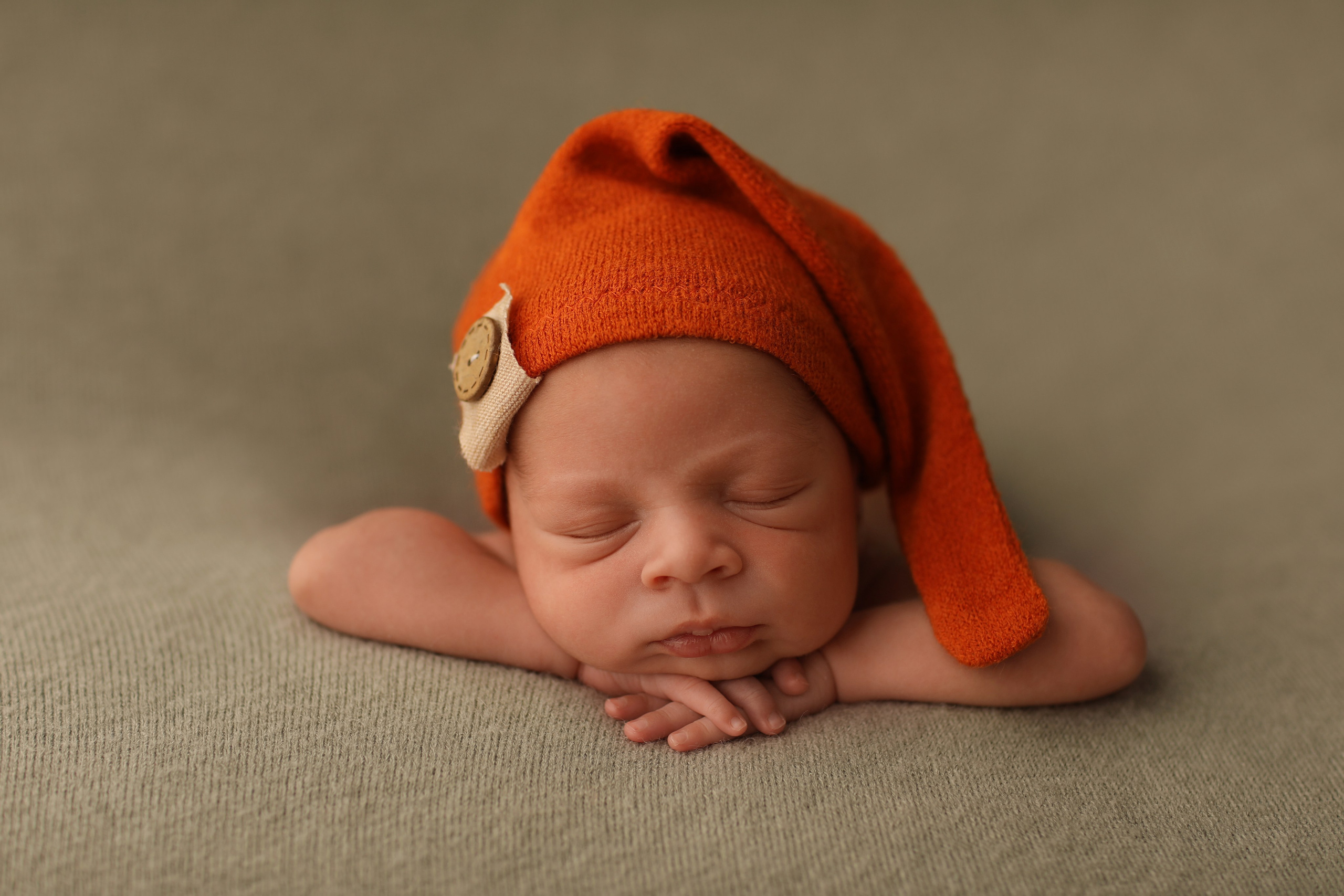 PH @anna_molodykh_newborn.almaty. Retoucher Aleksmokh