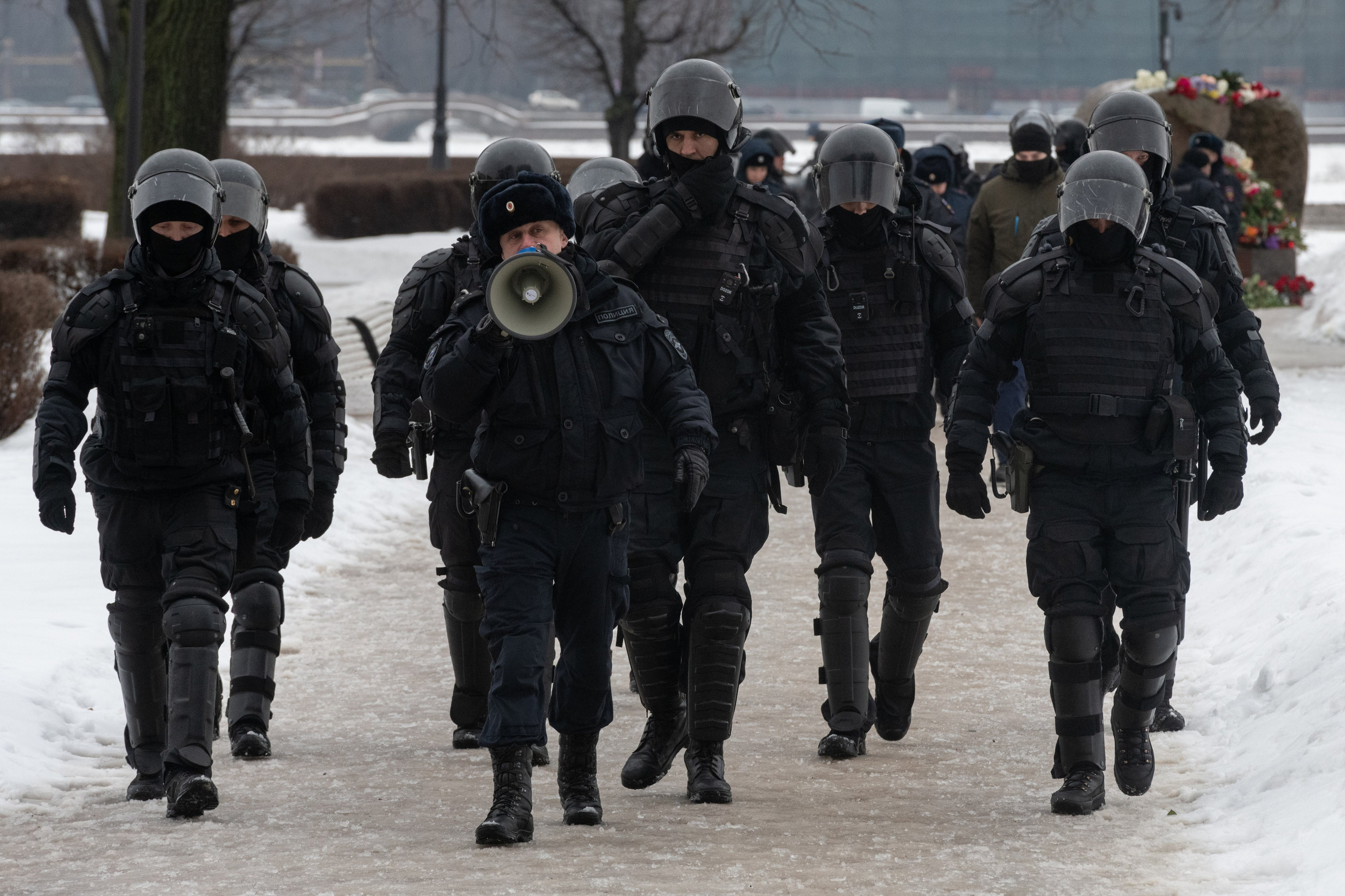 Police block the road to the Memorial to the Victims of Political Repression, preventing people from paying tribute to Alexei Navalny the day after news of his death. St. Petersburg, February 17, 2024.