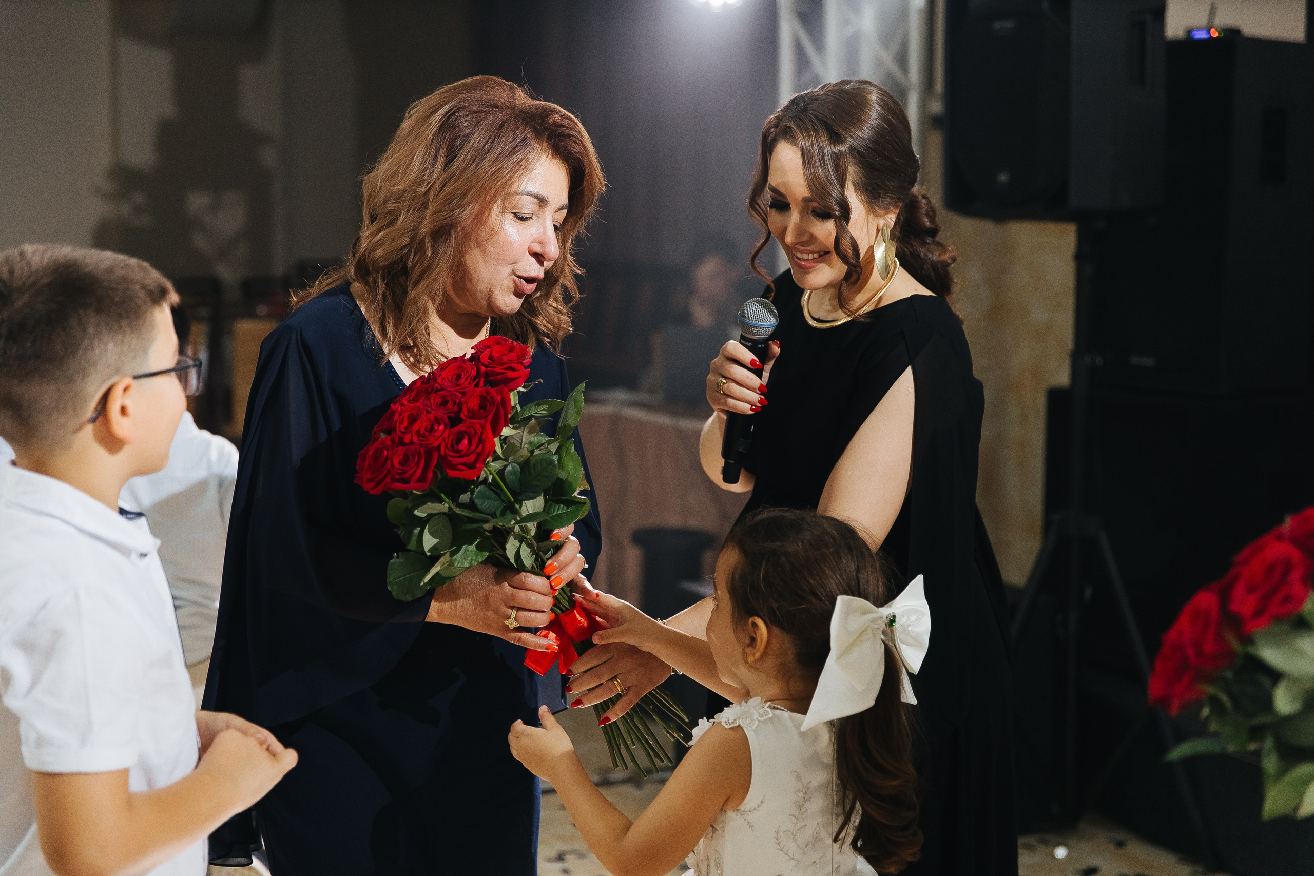 Ани и Назели. 35&5 День рождения, «Янтарь». Фотограф в Красноярске Надежда Воскресенская