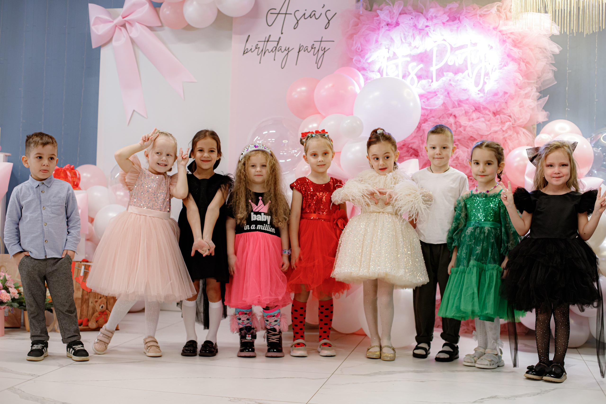 ASIA'S BIRTHDAY PARTY. Photokarish