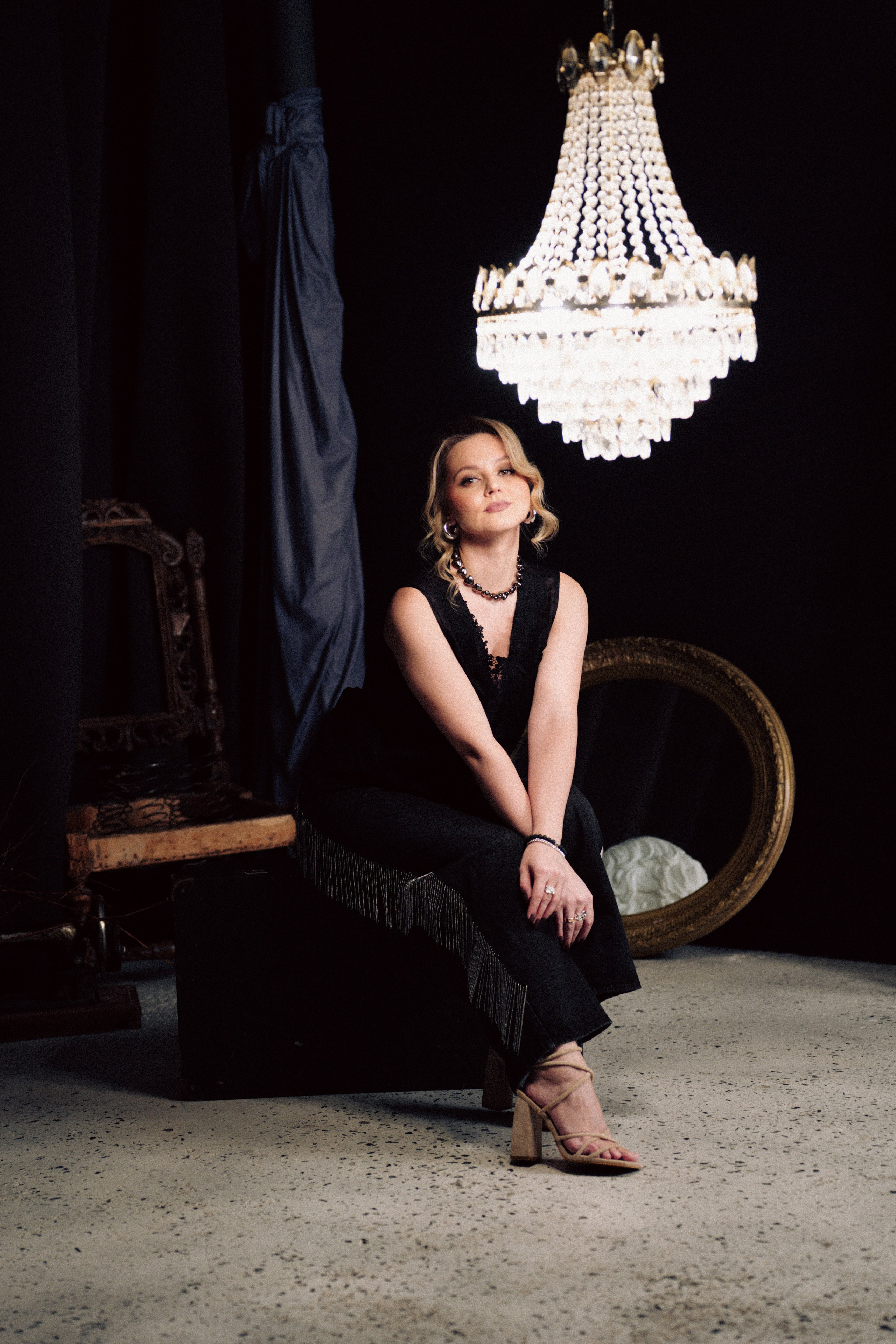 НОВОГОДНЯЯ ФОТОСЕСИИЯ В СТУДИИ ДЛЯ ДЕВУШКИ И ПРОГУЛКА ПО ЧЕРНЫШЕВСКОЙ. Профессиональный фотограф, Санкт-Петербург — Виктория Богомолова