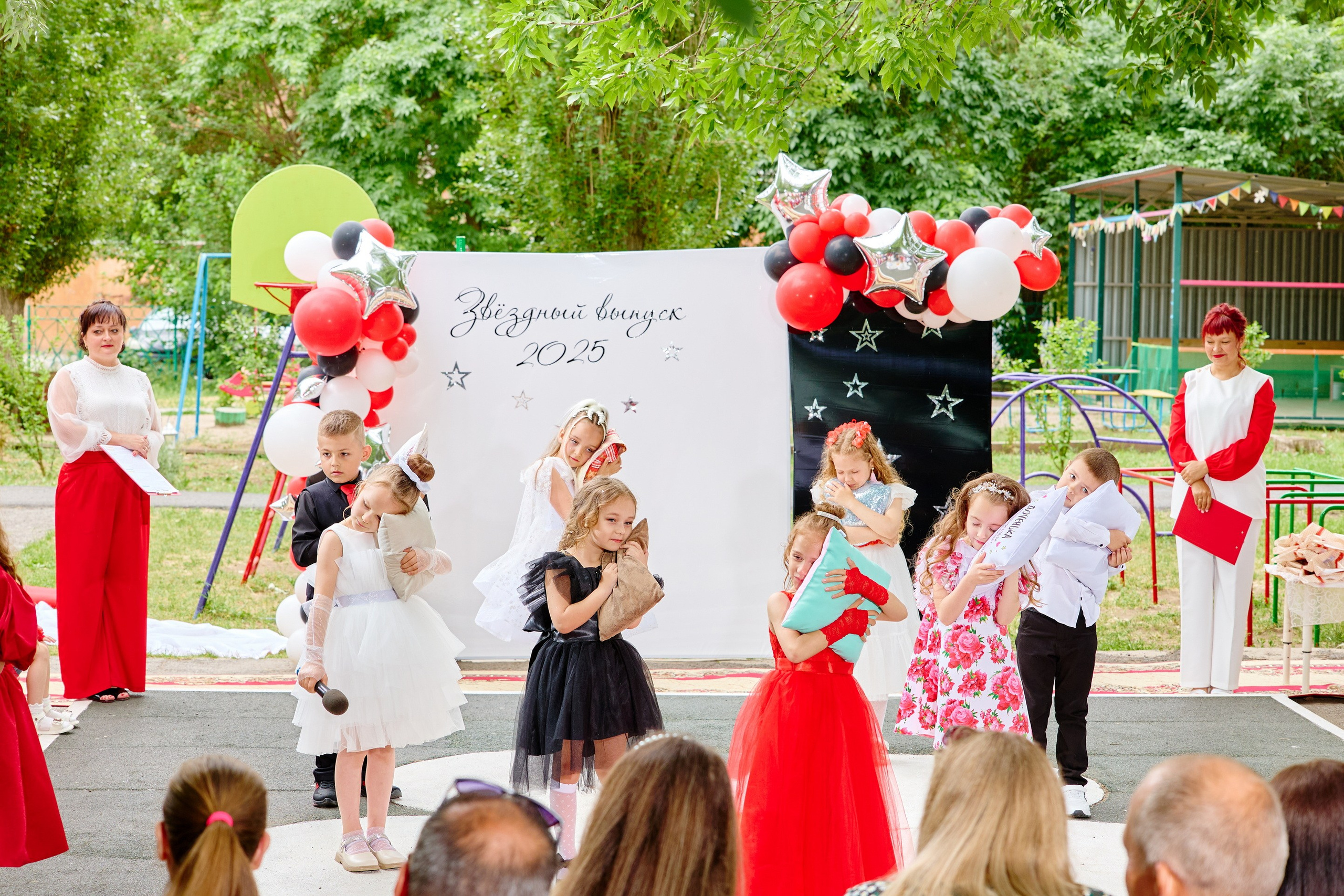 Выпускной 45 сад. Фотограф Выпускные альбомы Таганрог Сергей Коробченко