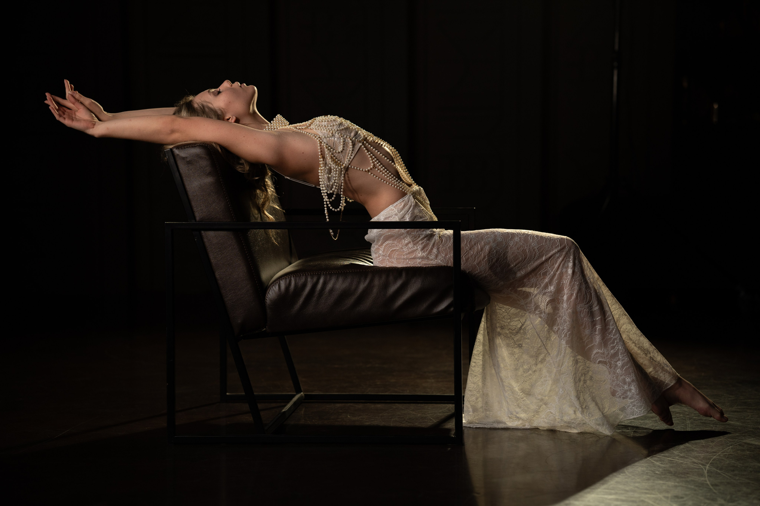 Портретная, ню, будуар, love story фотосессия в Москве для себя или в подарок. Фотосессия портрет, ню, будуар, стрит фотограф Москва Юлия Кафизова