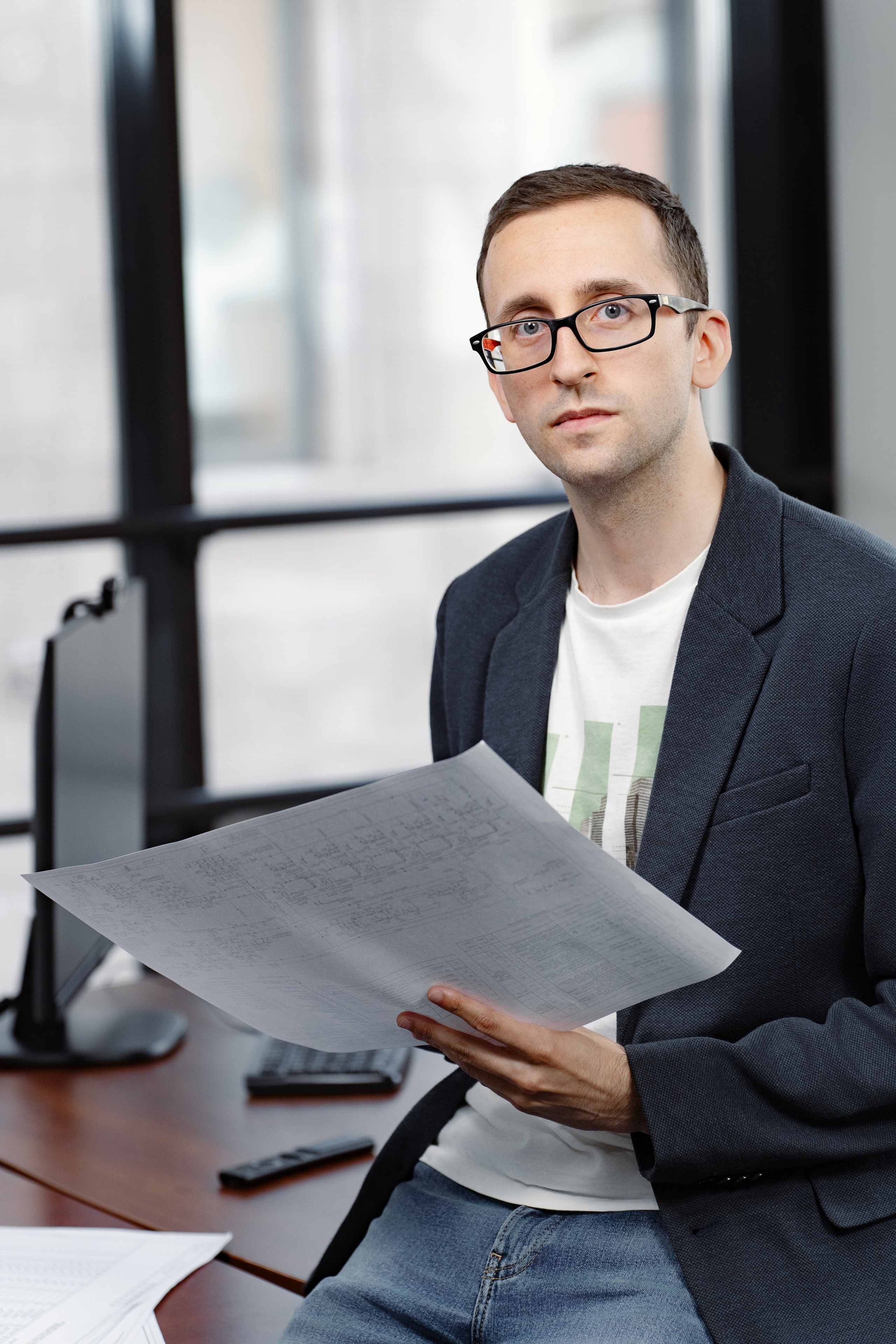 Портреты сотрудников компании в офисе. КОРПОРАТИВНЫЙ, ИМИДЖЕВЫЙ И РЕПОРТАЖНЫЙ ФОТОГРАФ МАКСИМ МЕШ