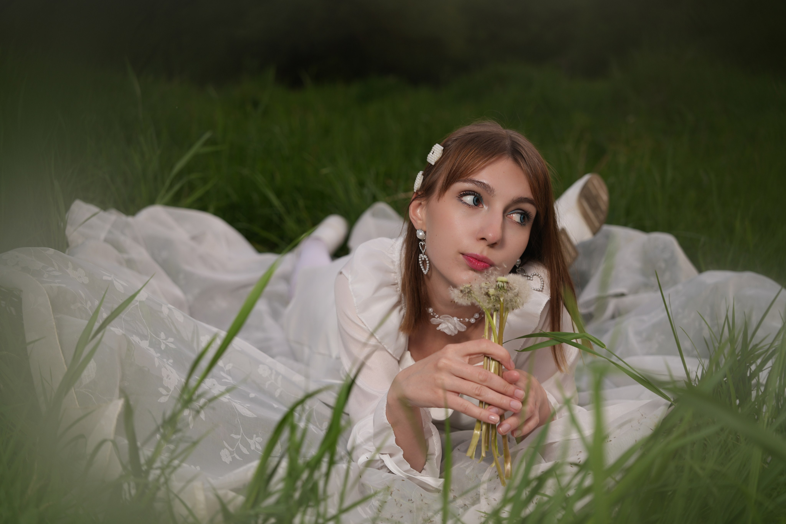 Съемка Полины в поле с одуванчиками. Фотограф Светлана Боровикова в Домодедове