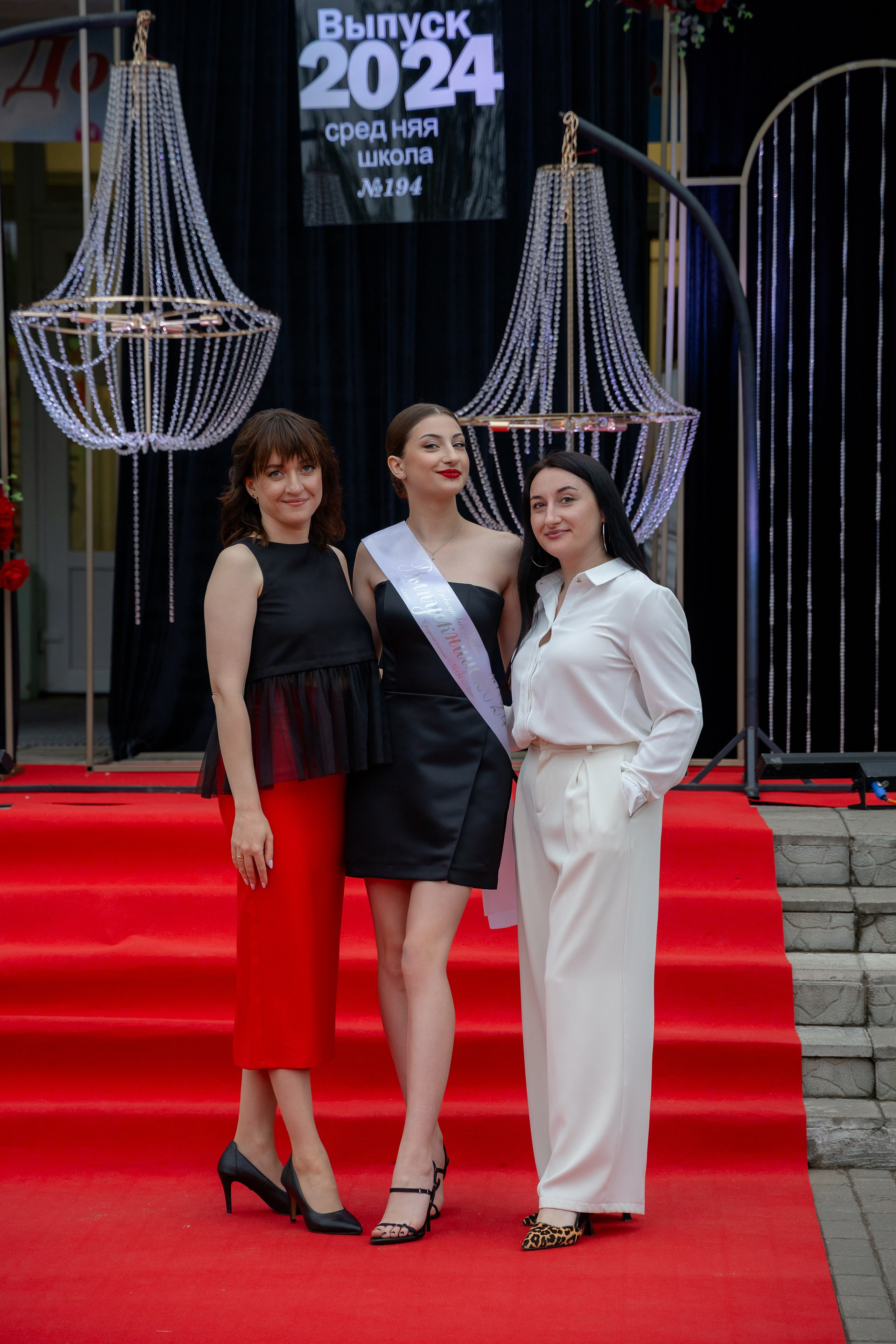 Школьный выпускной 2024 год в Соколе (Минск). Свадебный фотограф в Минске/Беларуси Сергей Спиридонов