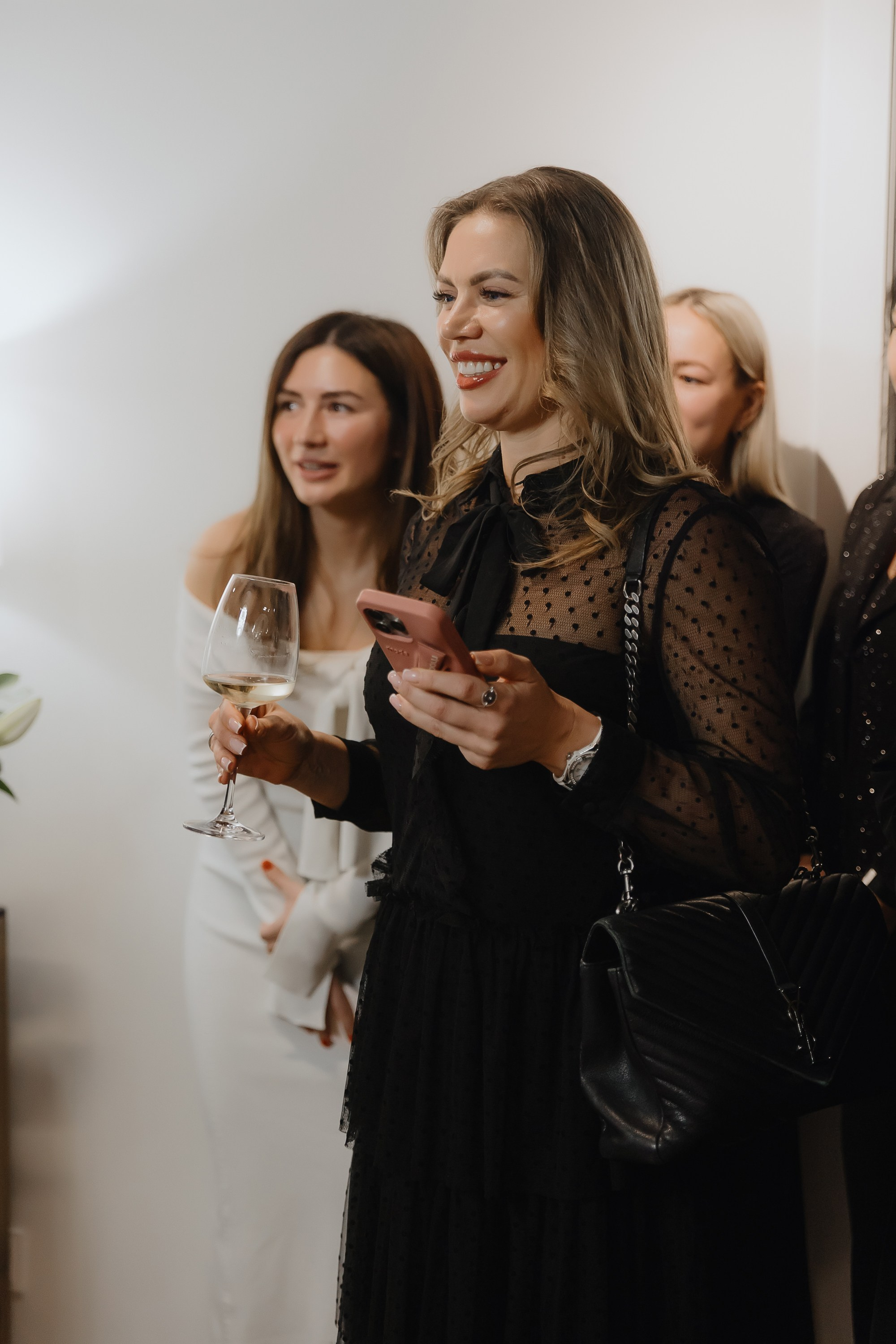 Открытие нового пространства интерьерного салона L. DECO в феврале 2025. L. Deco интерьерный салон. Краски/обои/лепной декор