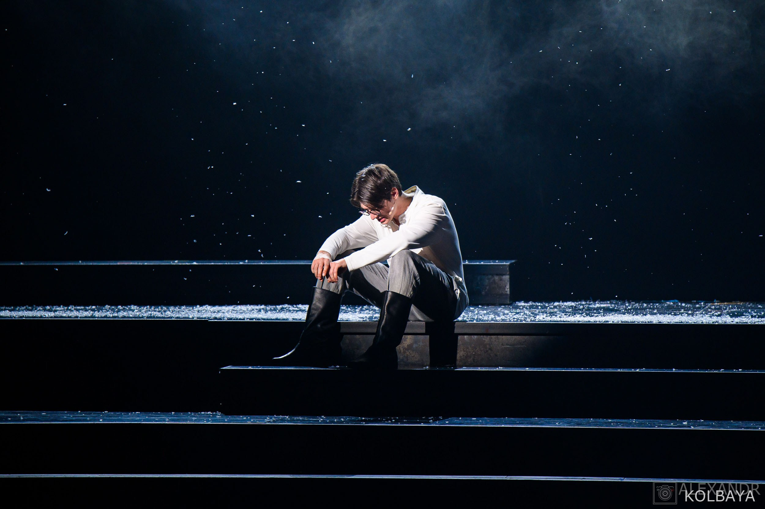 Фоторепортаж с мюзикла Вальс-Бостон 18 сентября 2025 года. Концертный и театральный репортажный фотограф в Москве Александр Колбая