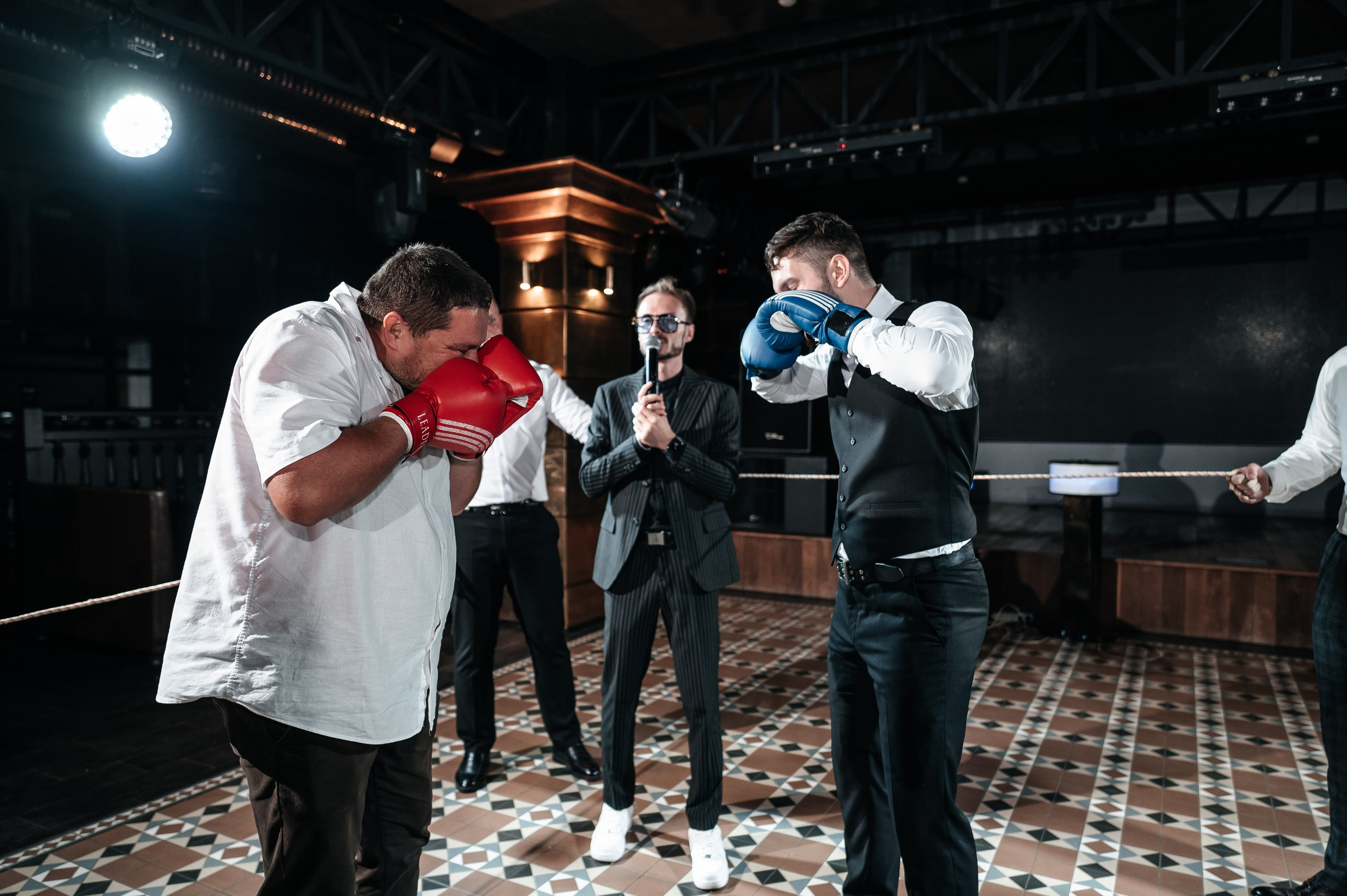 Даниил и Валерия. Черная утка. Полный день. Фотограф Екатерина Бочарникова