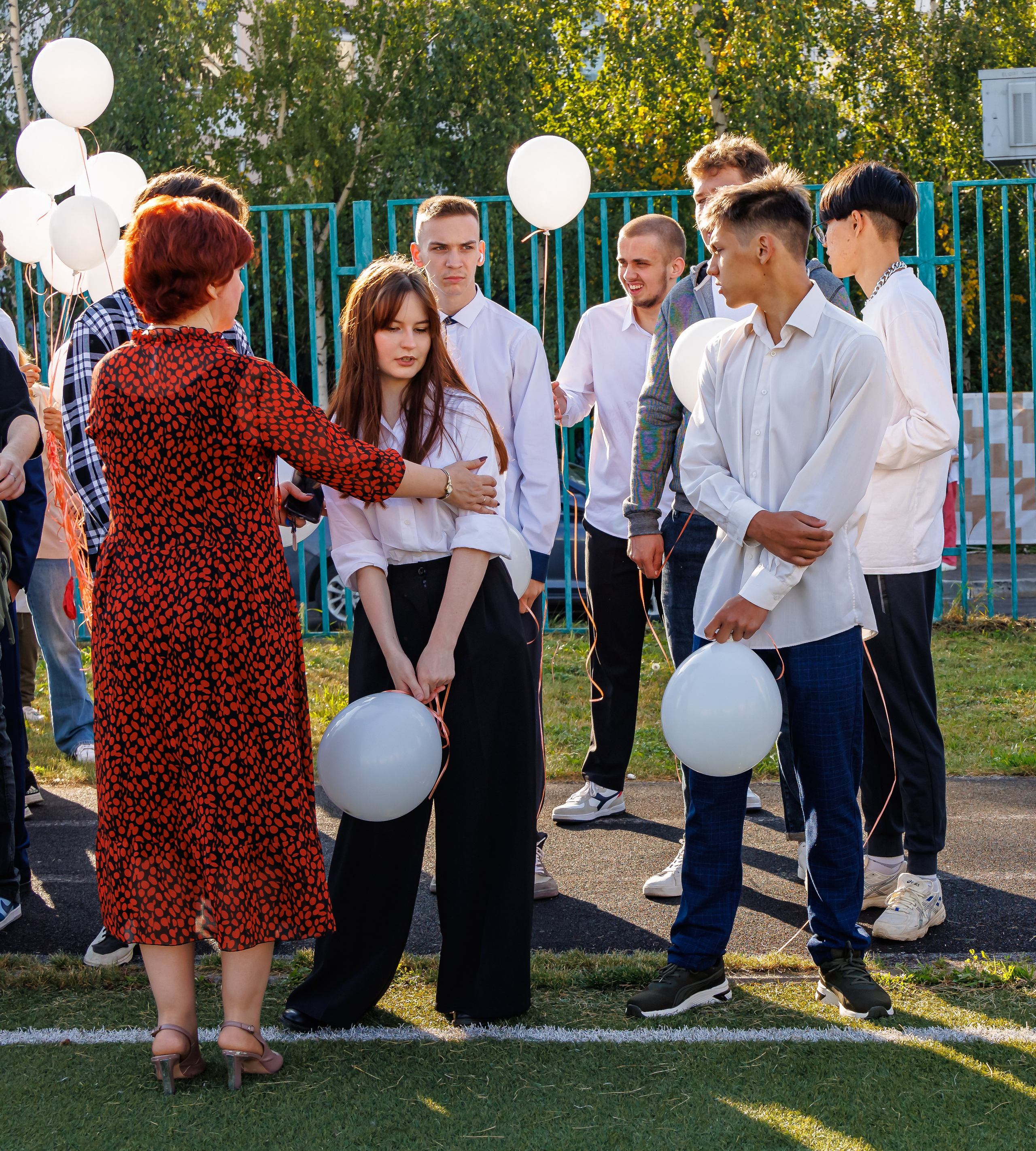 Линейка. 1 сентября. Выпускные альбомы в Москве и Московской области