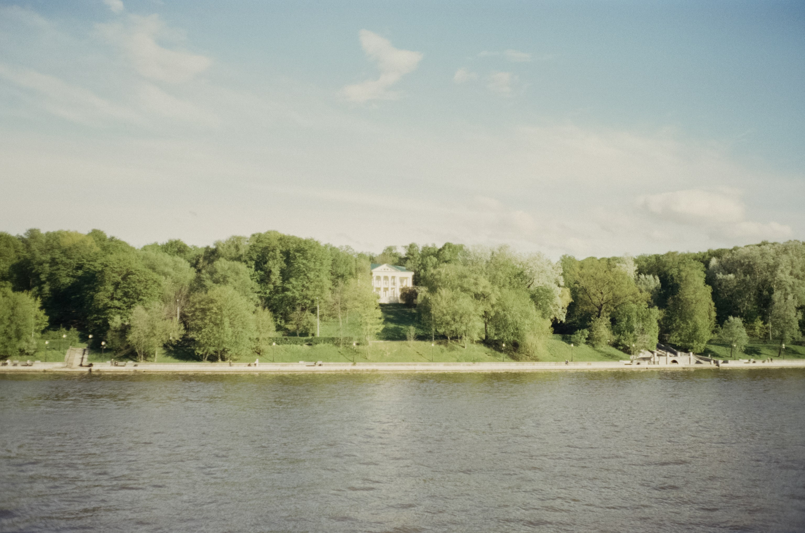 Ricoh FF-1 gray | Perspekriva expired Vision 200D | Фрунзенская набержная 5 мая 2025 года