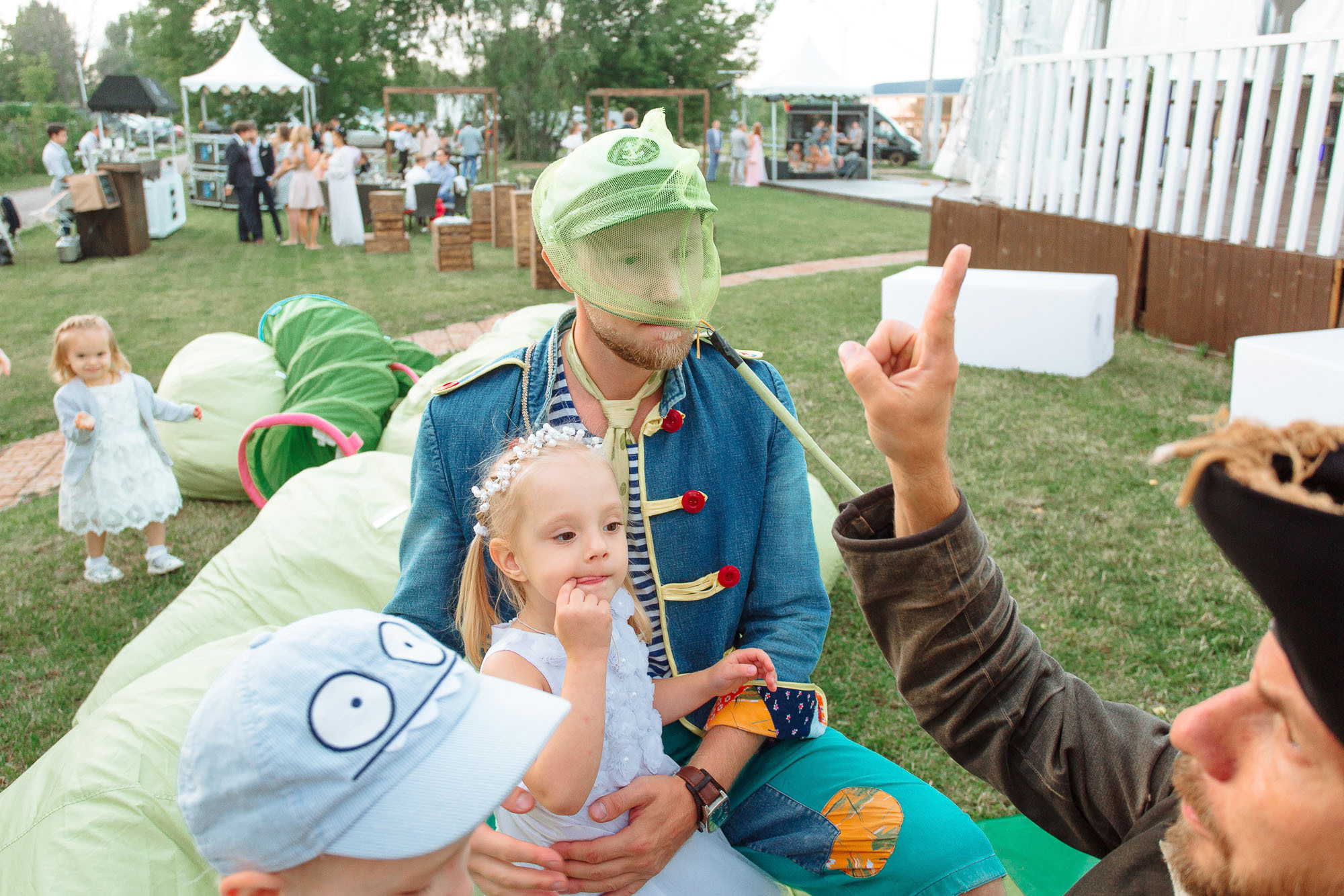 Артем + Юля. Вова Петров