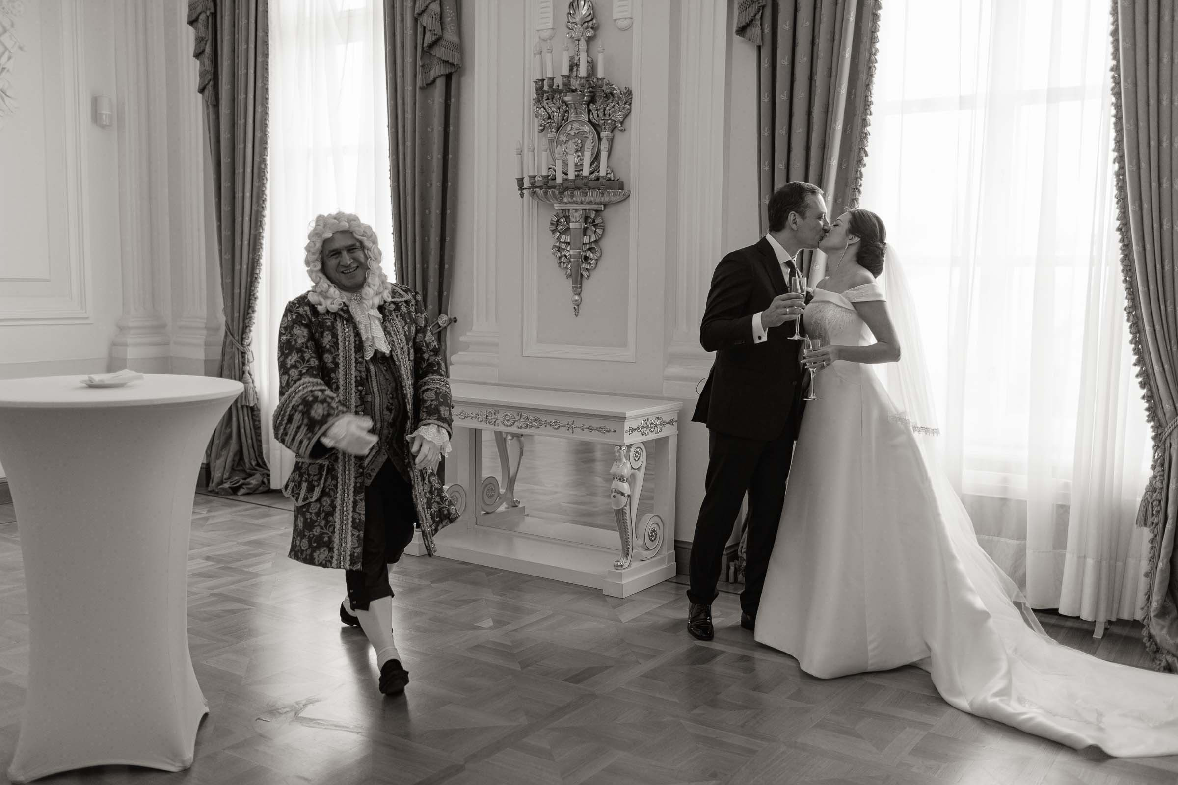 Саша + Вика. Вова Петров