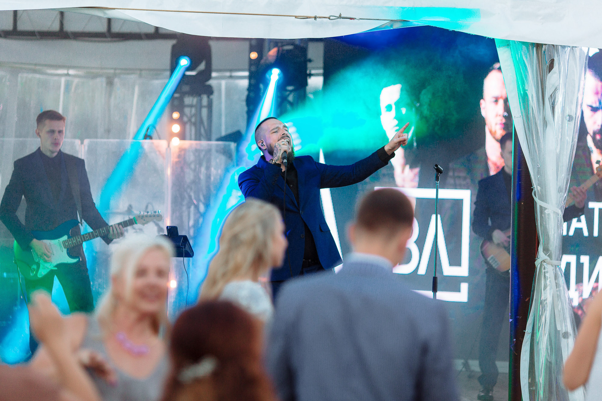 Артем + Юля. Вова Петров