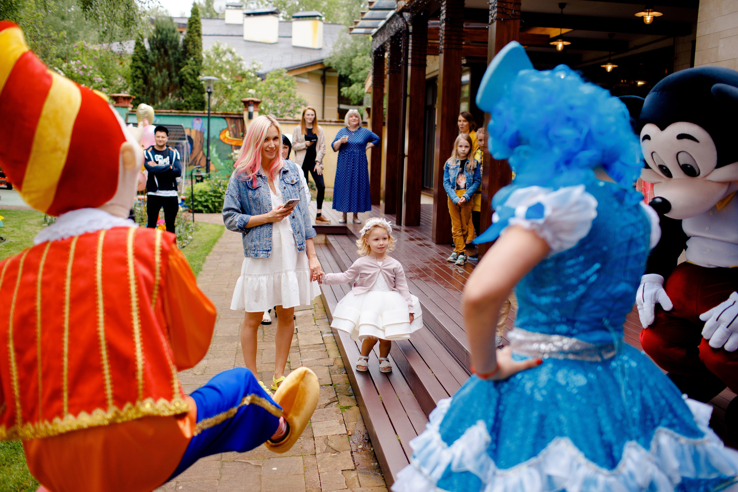 День рождения Устиньи (3 года). Вова Петров