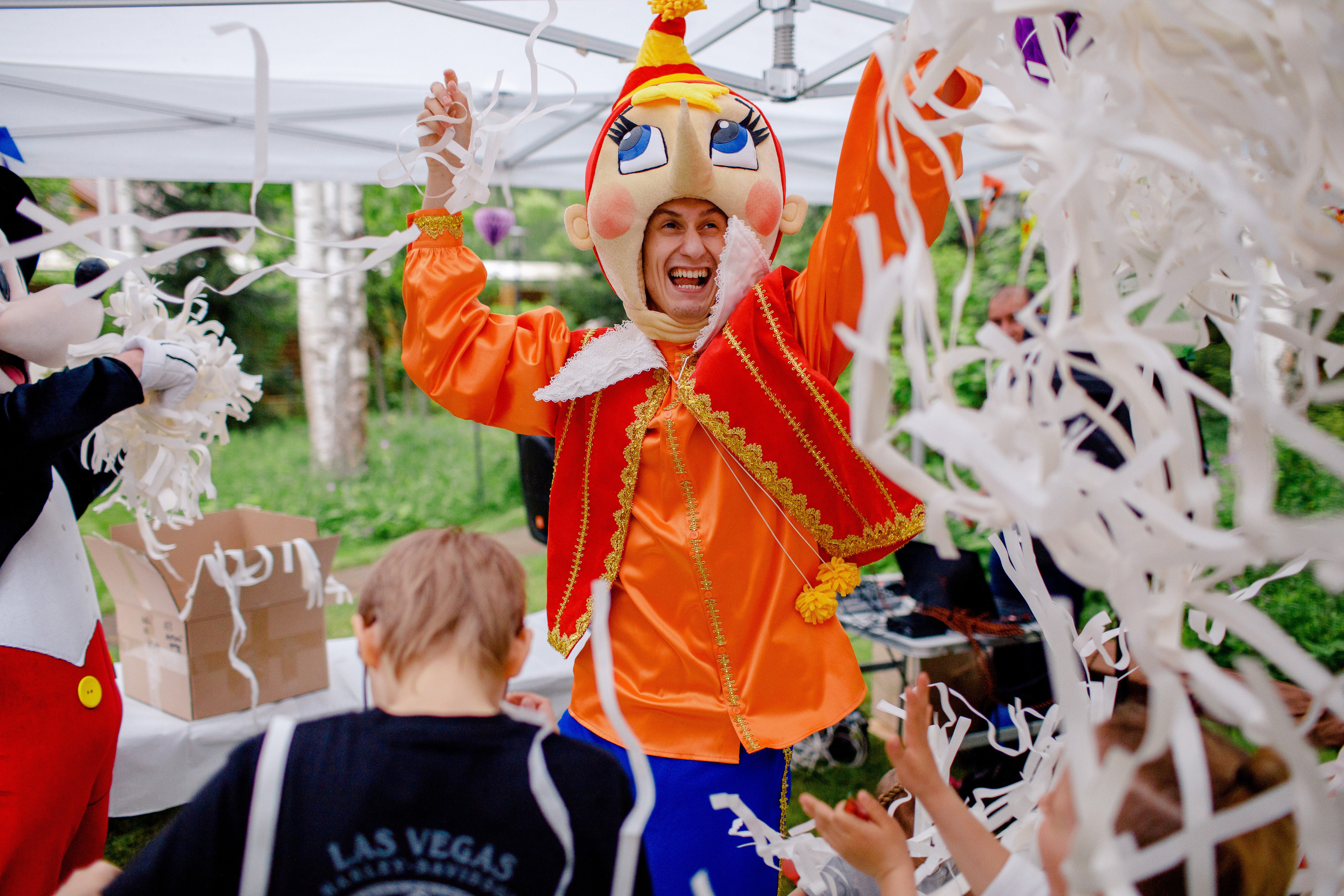 День рождения Устиньи (3 года). Вова Петров