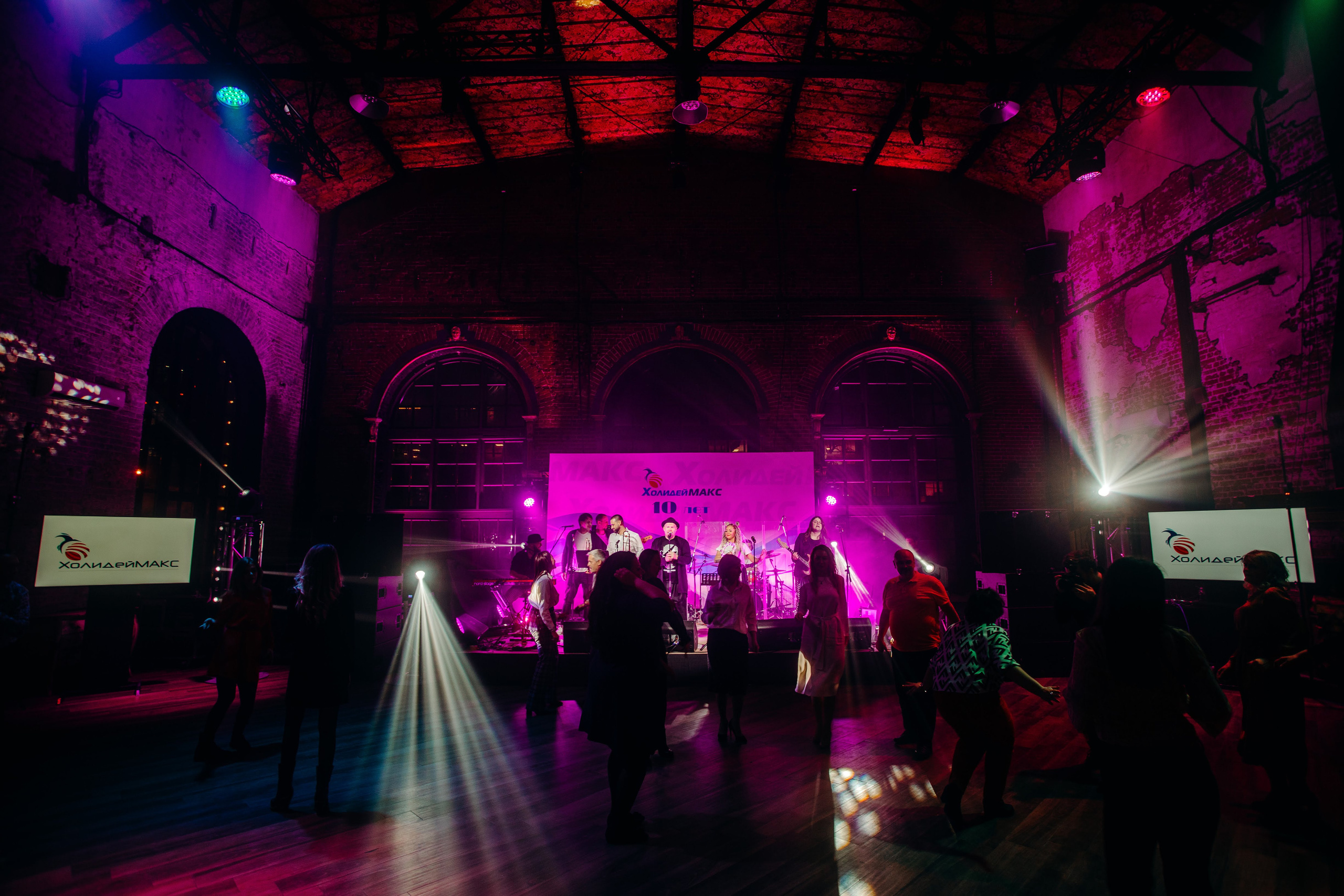 Корпоратив HolidayMax. Вова Петров