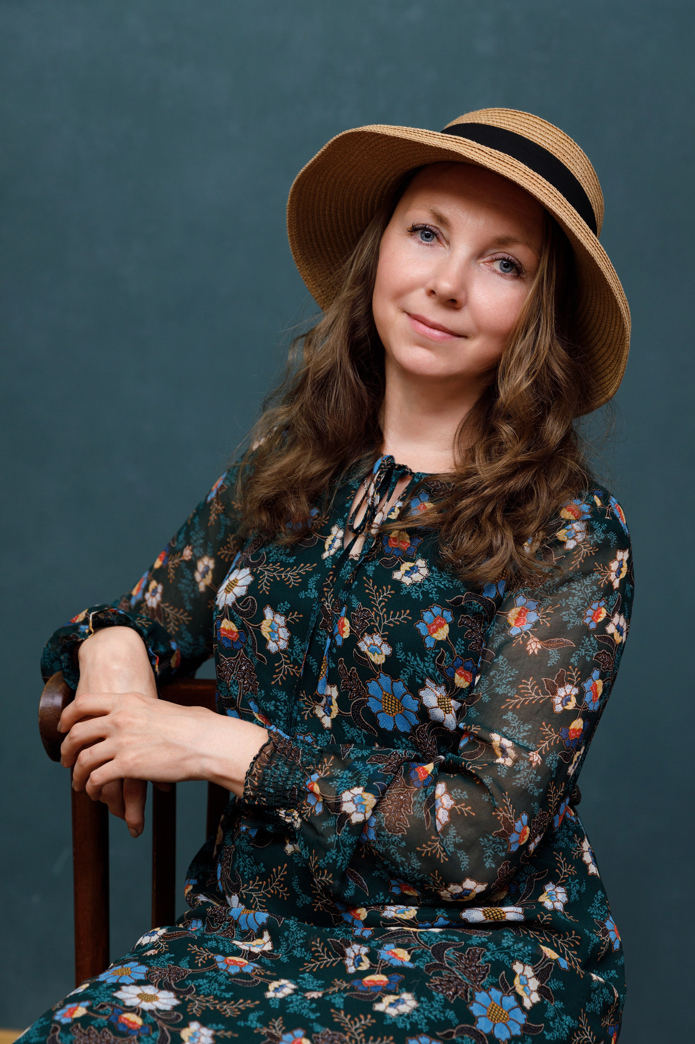 Нина и Наталья. Фотограф Анна Телекаева, выпускные альбомы, семейные и репортажные съемки в Омске