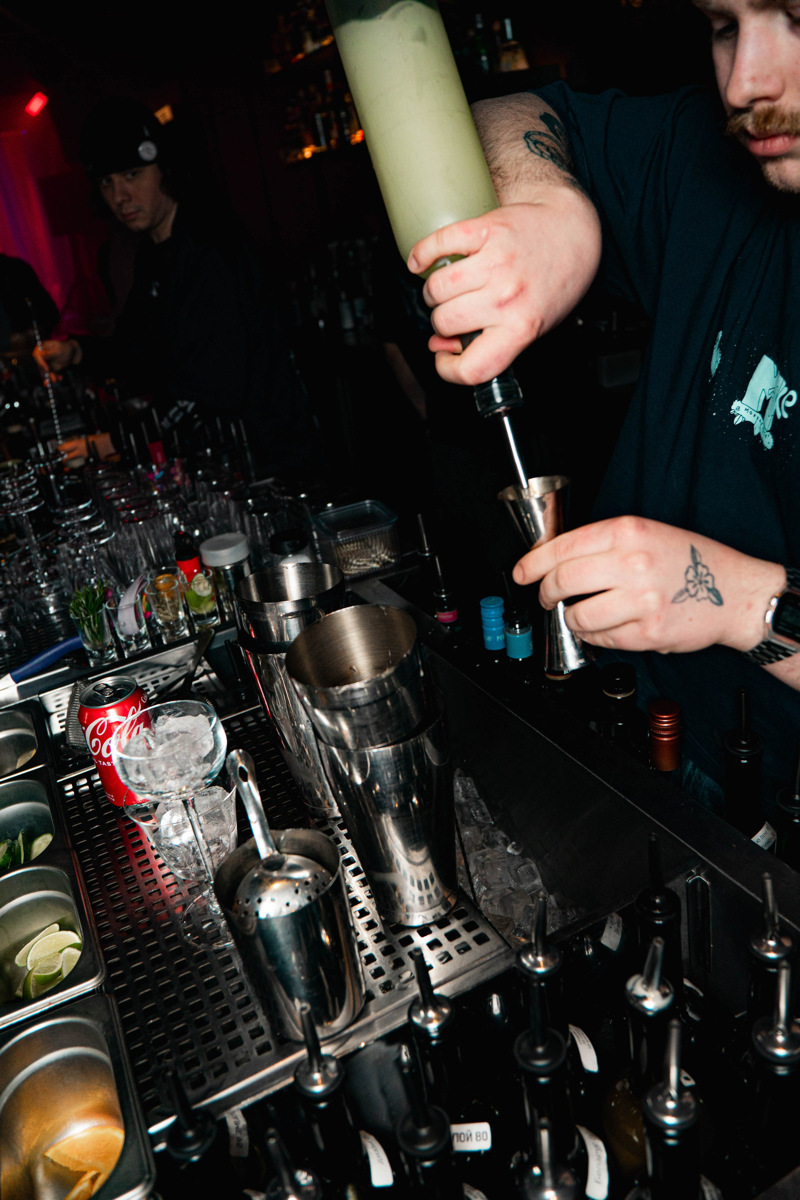 Бар ЮНИОН. Со стороны / репортажный фотограф в СПб