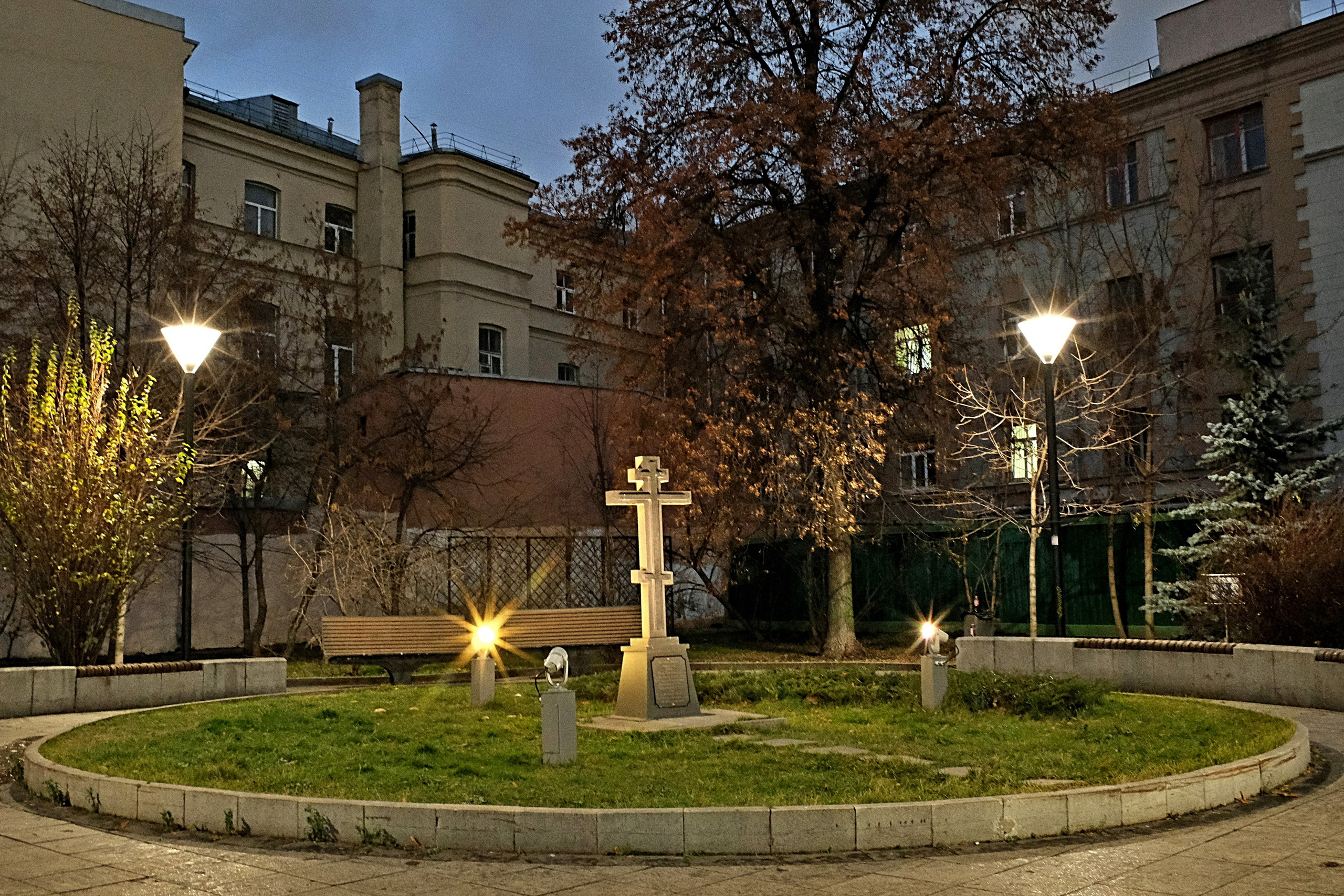 Вечерний город. Улица, люди, жизнь…