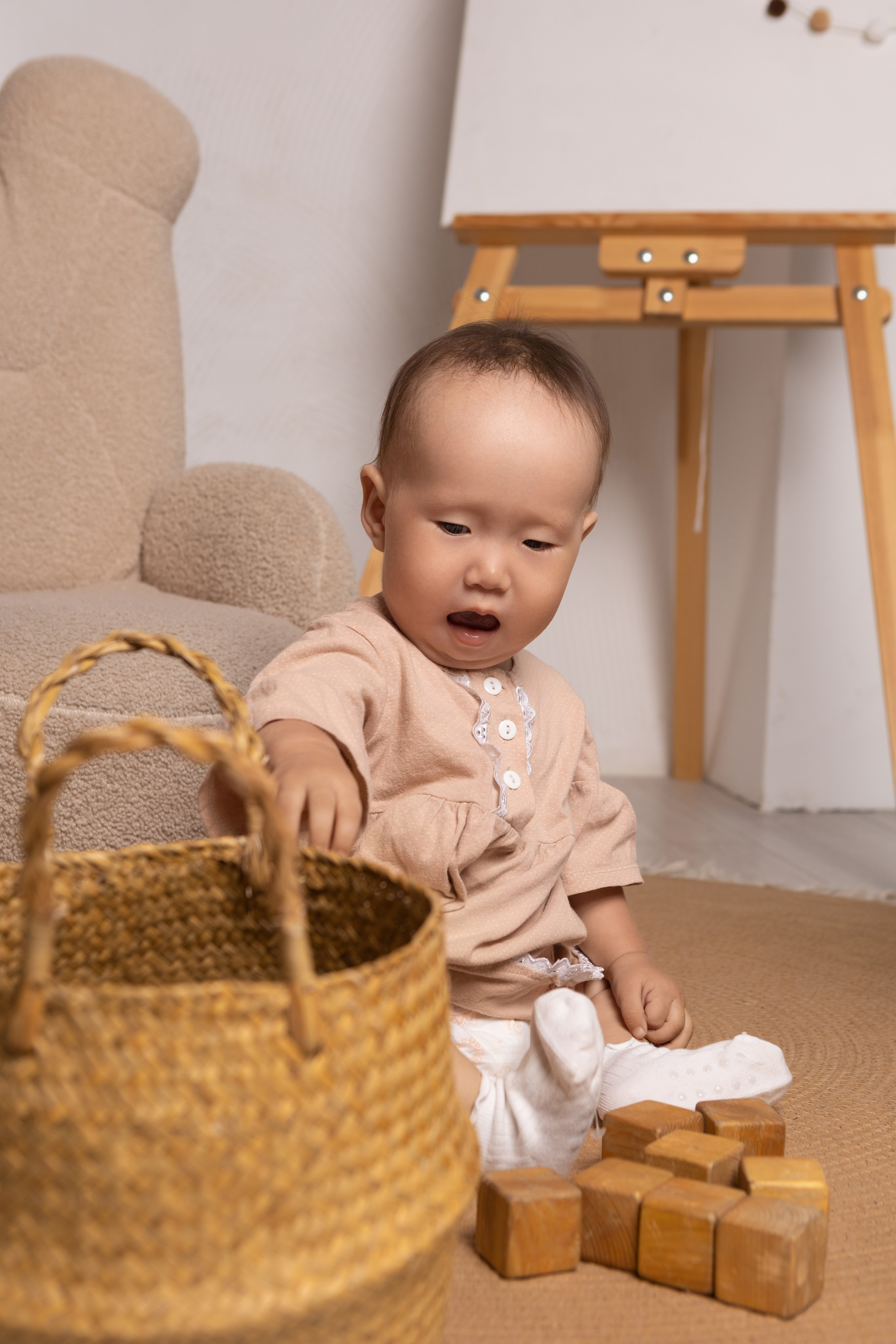 Малышка с мамой. Семейный фотограф Кызыл Олчей Ензак