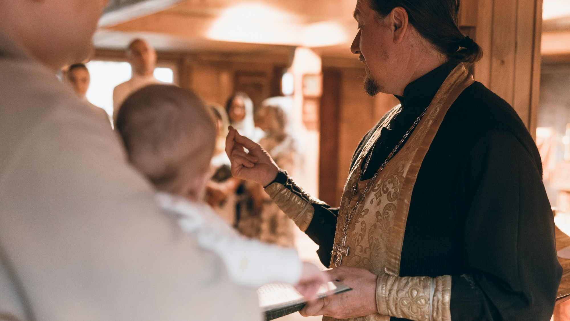 Таинство крещение в Москве. Семейный, ньюборн фотограф, фотограф на роды в Москве, Виктория Тюльдюкова
