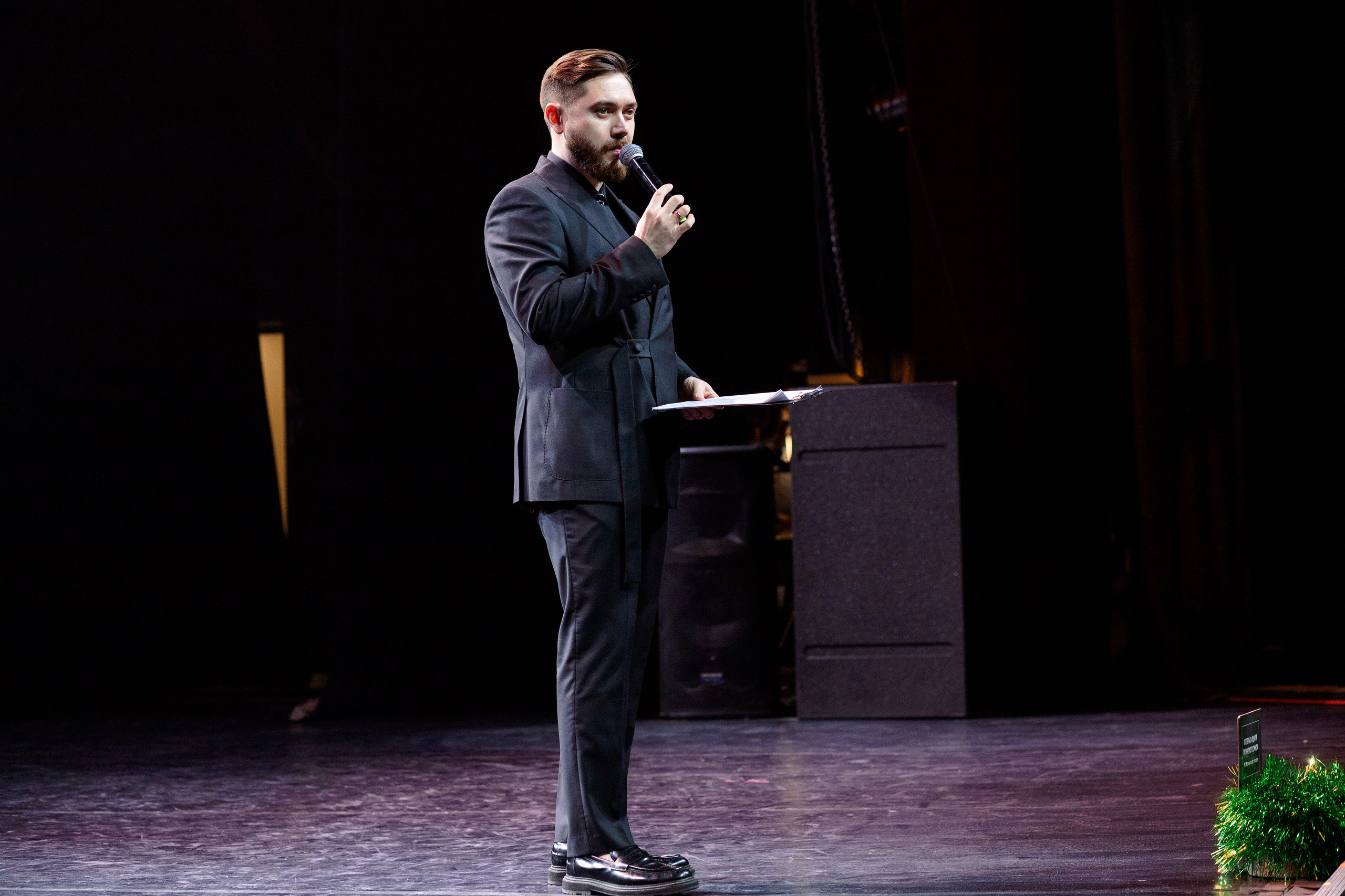 РЕПОРТАЖ: НОВЫЙ ГОД В ДК МЕТАЛЛУРГ. Профессиональный фотограф в Ижевске Леша Петров