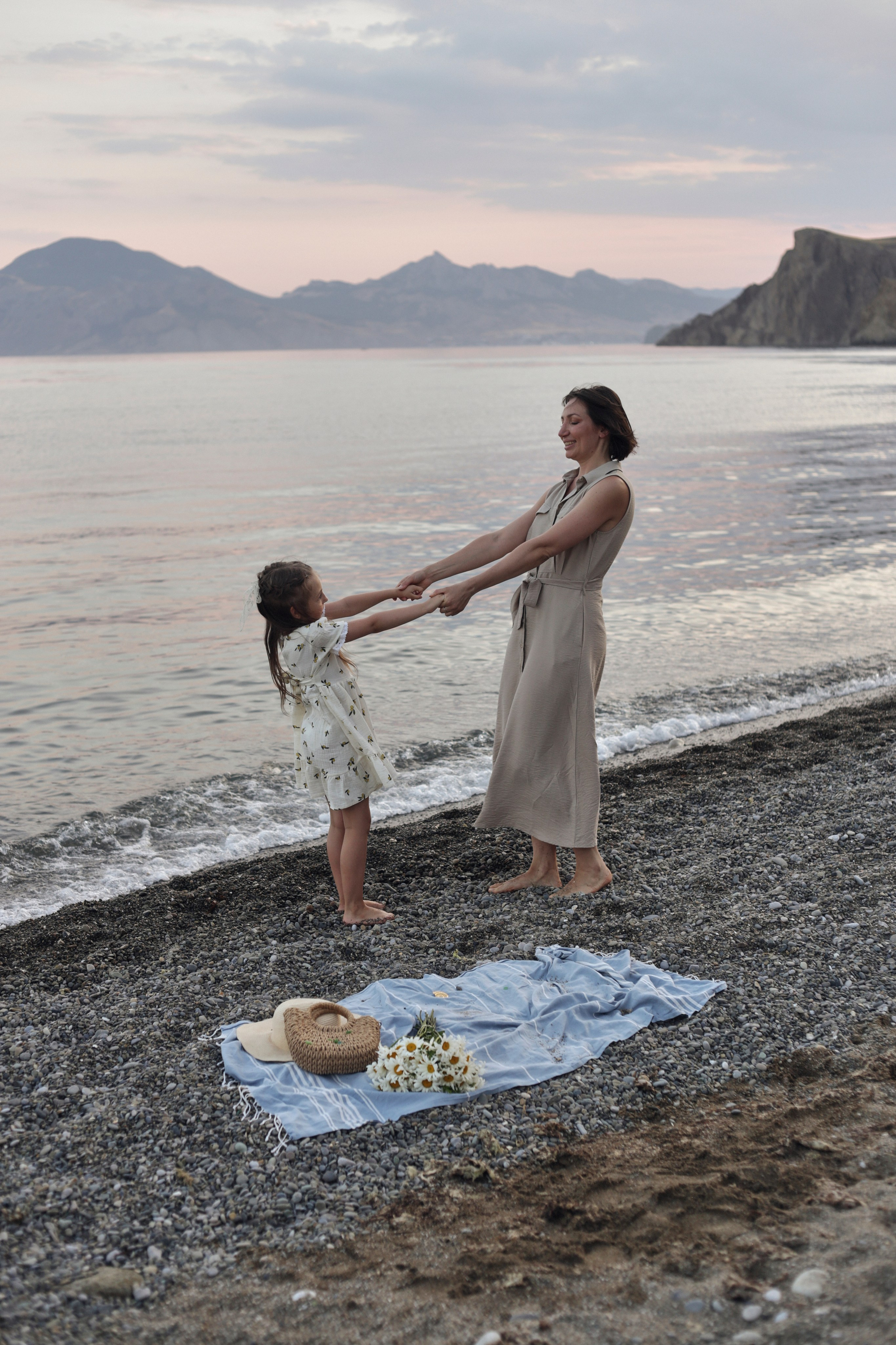 Прогулка в Орджоникидзе | Лиза и Поля. Семейный фотограф в Феодосии и по Крыму Брежнева Алла