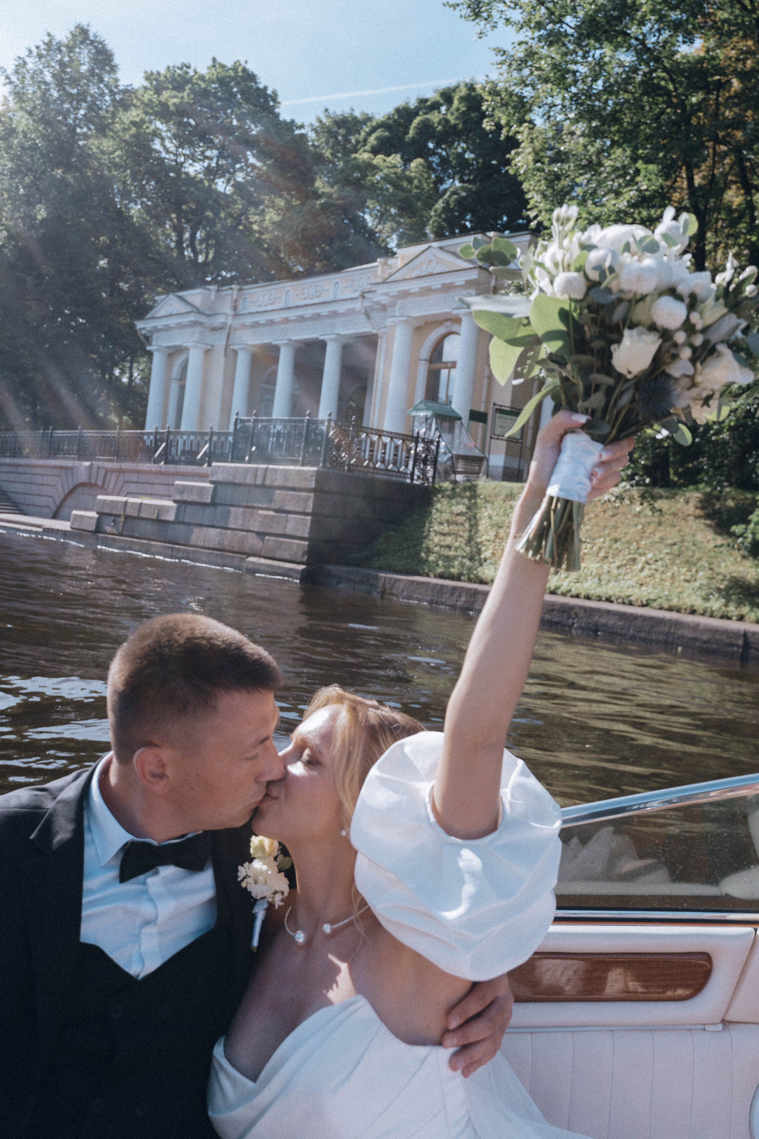 СВАДЕНБНАЯ СЬЕМКА НА КАТЕРЕ ПО КАНАЛАМ САНКТ-ПЕТЕРБУРГА И В АКВАТОРИИ НЕВЫ. Профессиональный фотограф, Санкт-Петербург — Виктория Богомолова