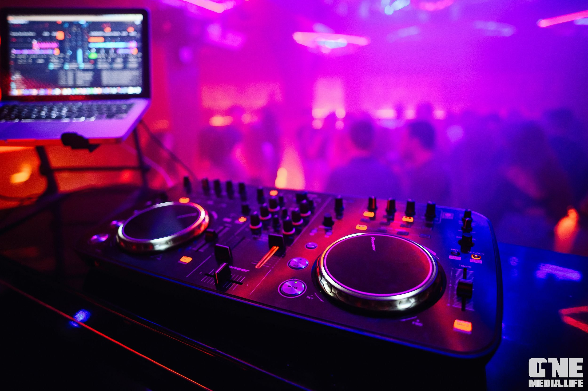 Фоторепортаж из РК Планета. One Media Life: фоторепортажи, фотоотчеты с мероприятий и заведений