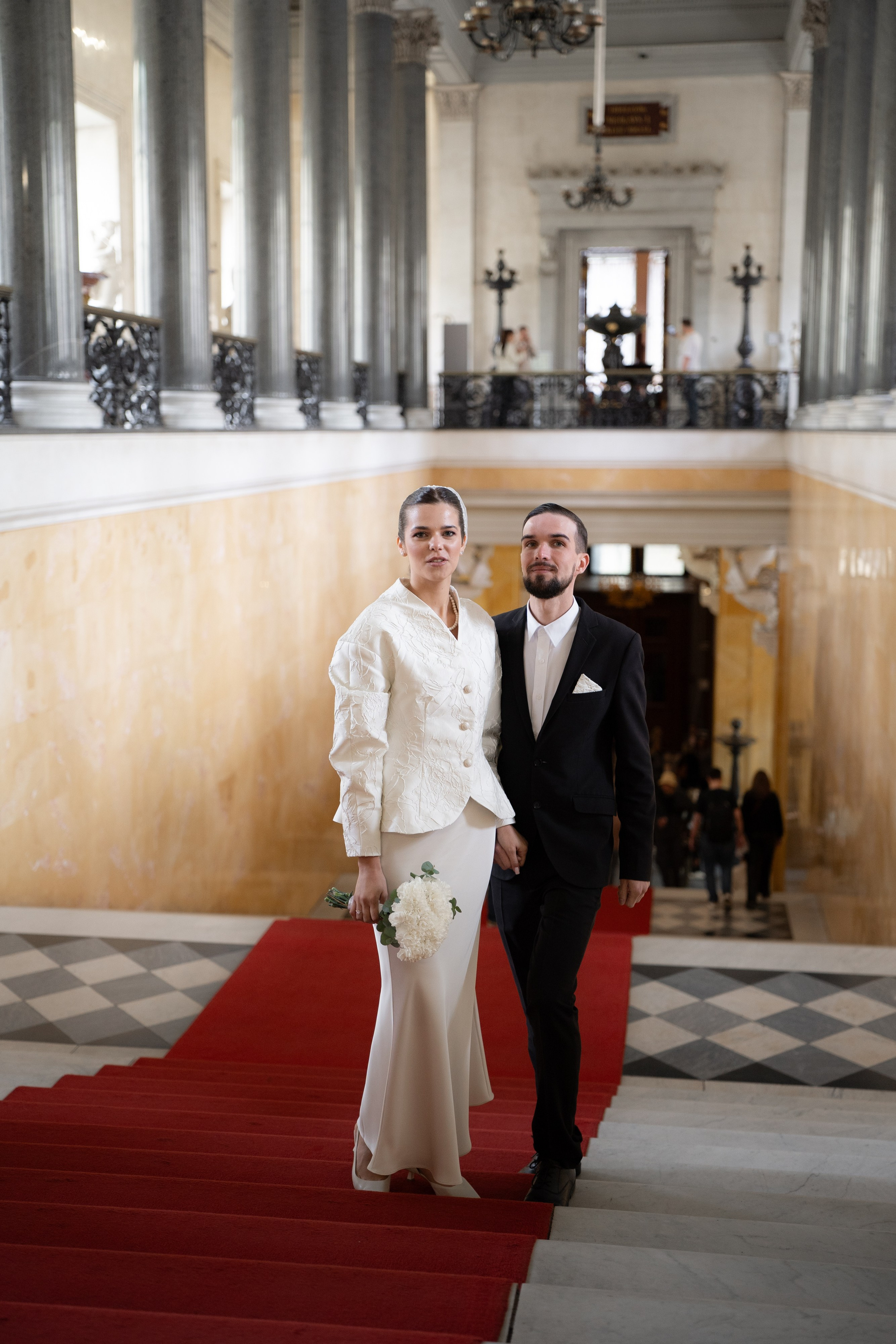 Свадебная фотосессия в Апреле в Петербурге. Свадебный фотограф Александр Невский в Санкт-Петербурге